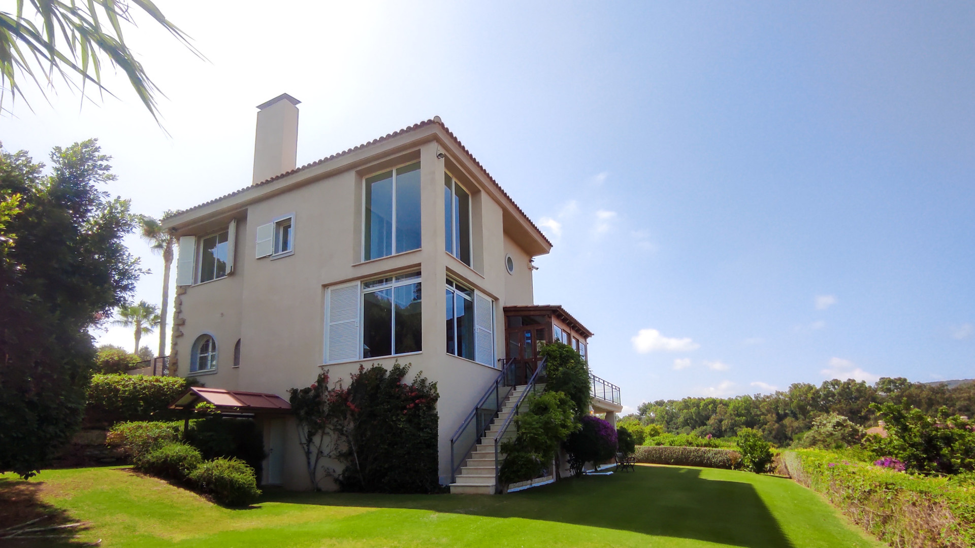 Spacious Family Villa with Huge Potential in Sotogrande Alto — photo 12