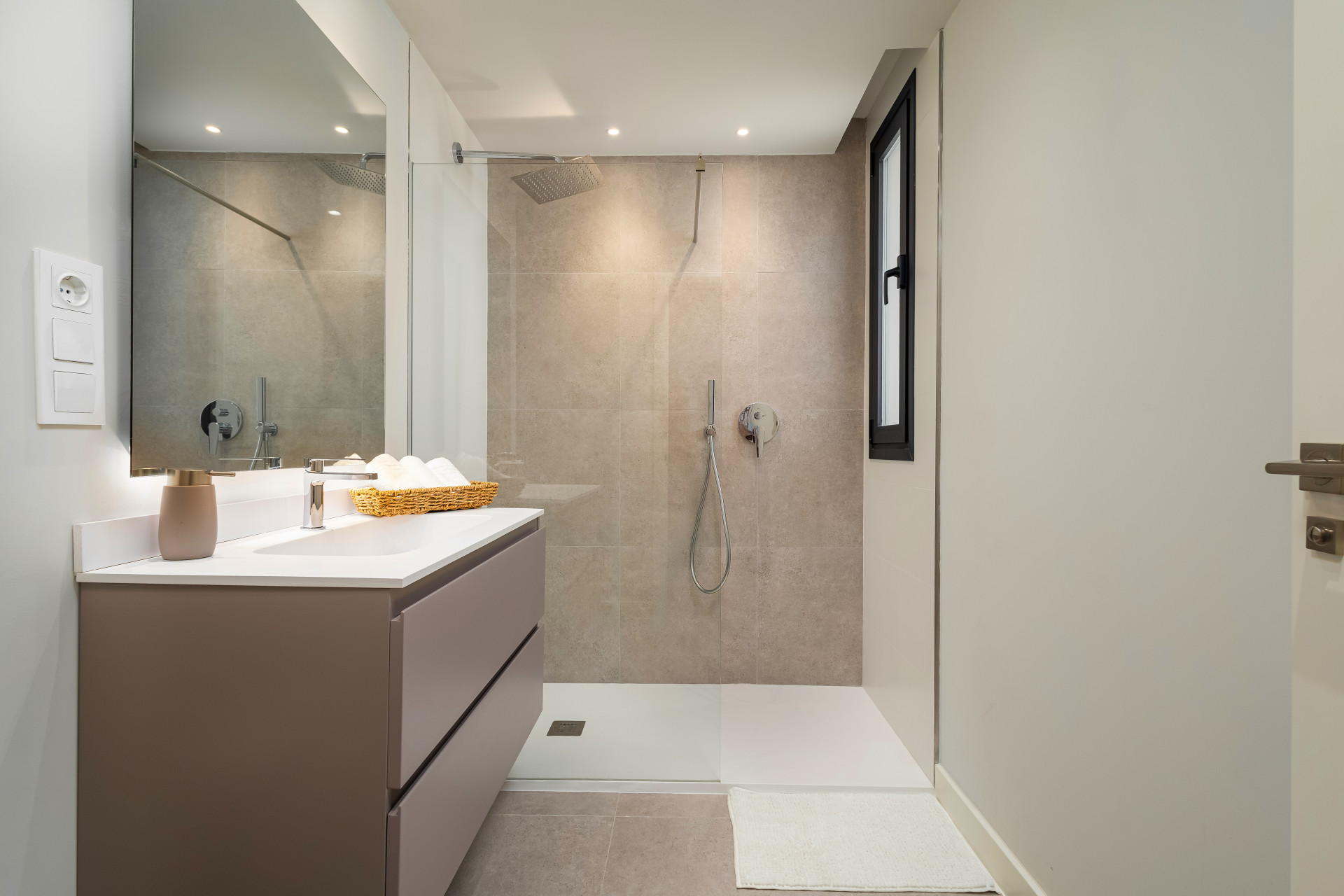 Image 27: Apartamento For sale, Estepona, €595,000 [HFMs568776]
