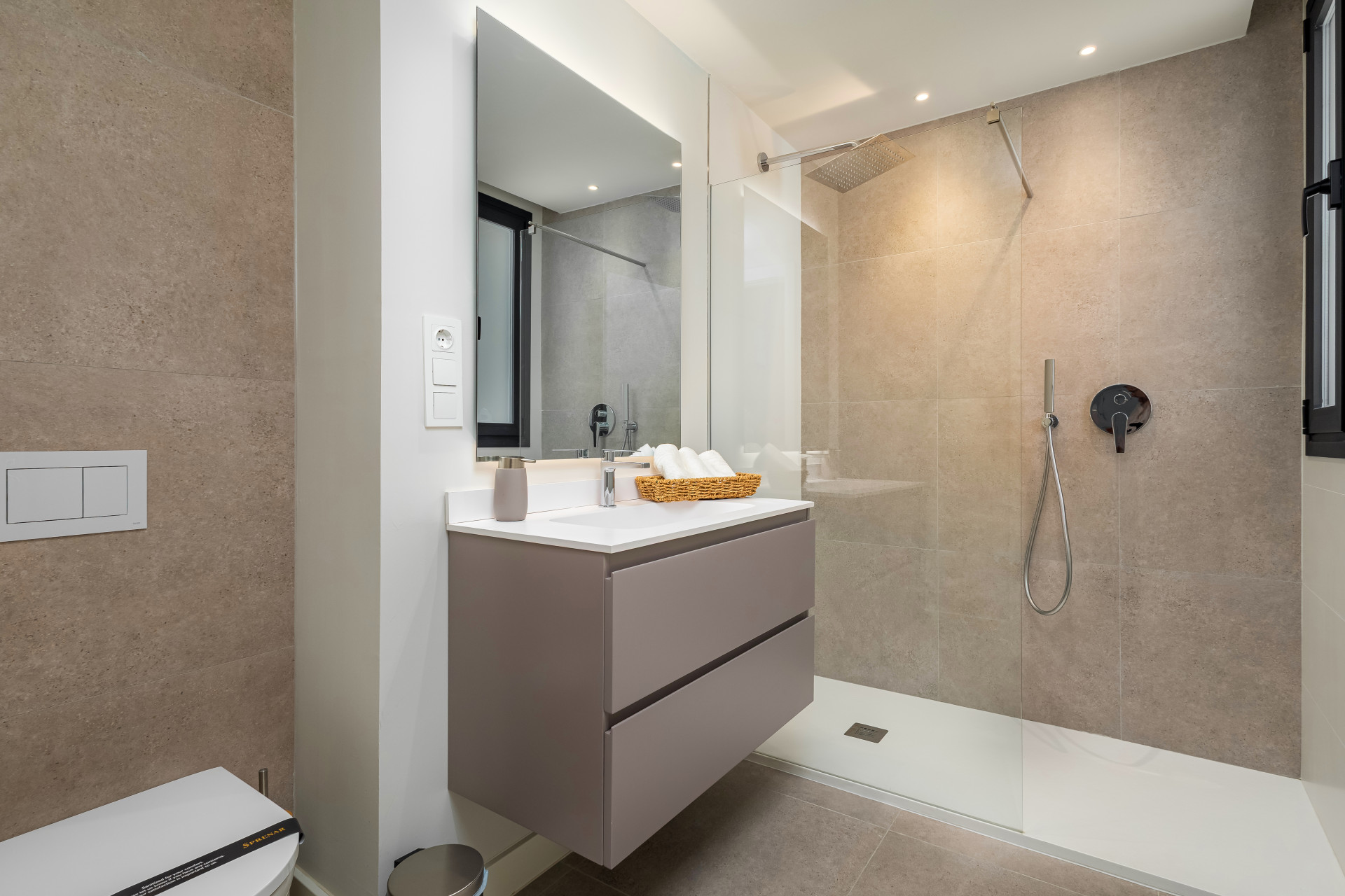 Image 26: Apartamento For sale, Estepona, €595,000 [HFMs568776]
