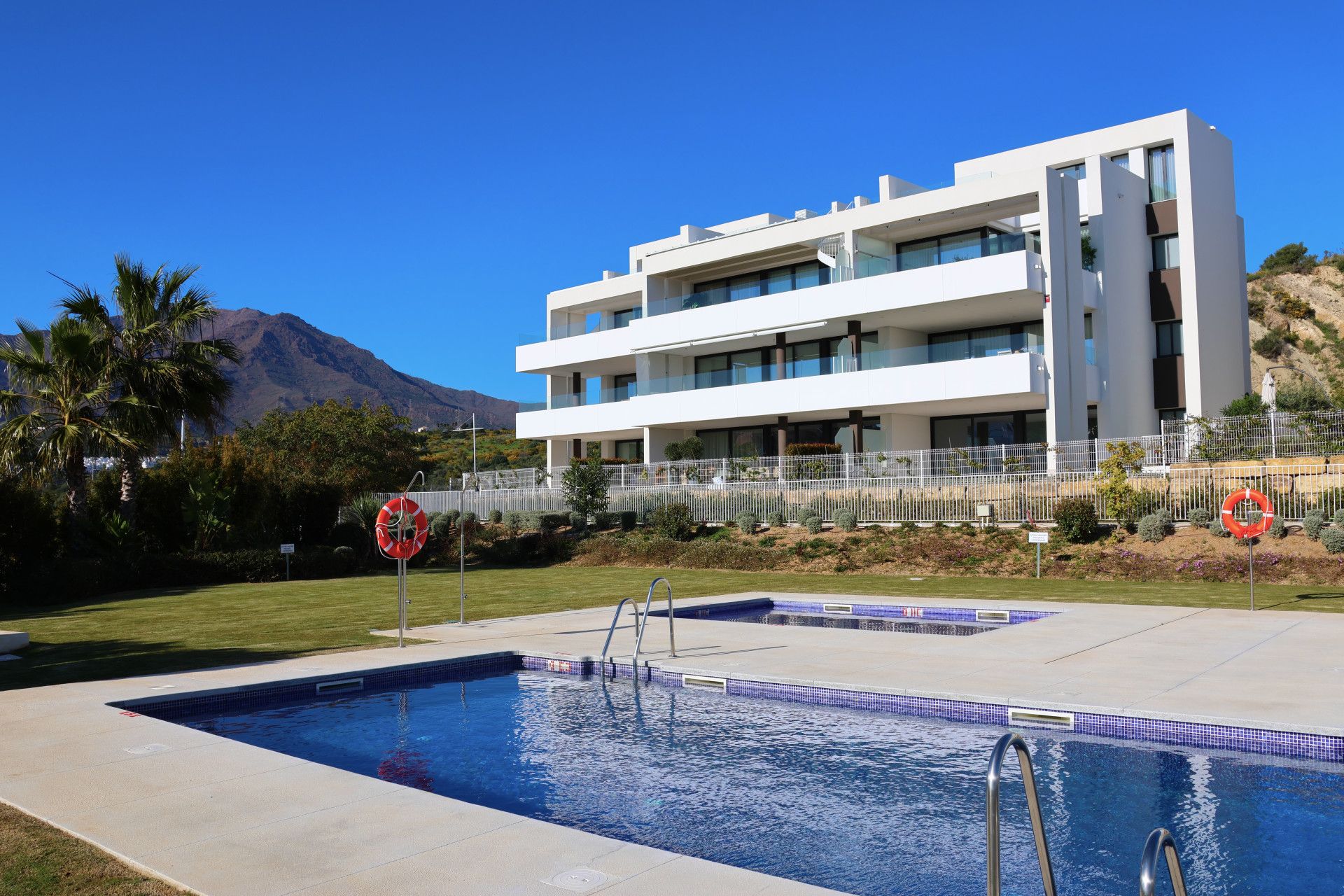 Image 37: Apartamento For sale, Estepona, €595,000 [HFMs568776]