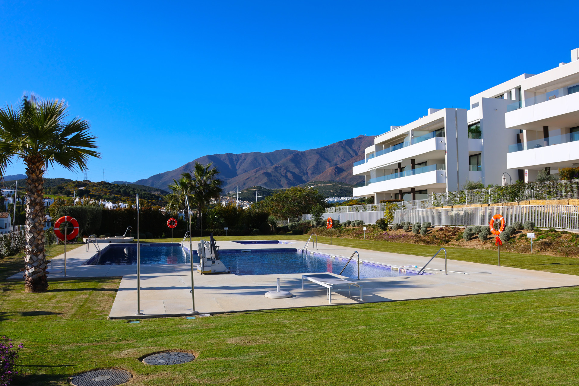 Image 35: Apartamento For sale, Estepona, €595,000 [HFMs568776]