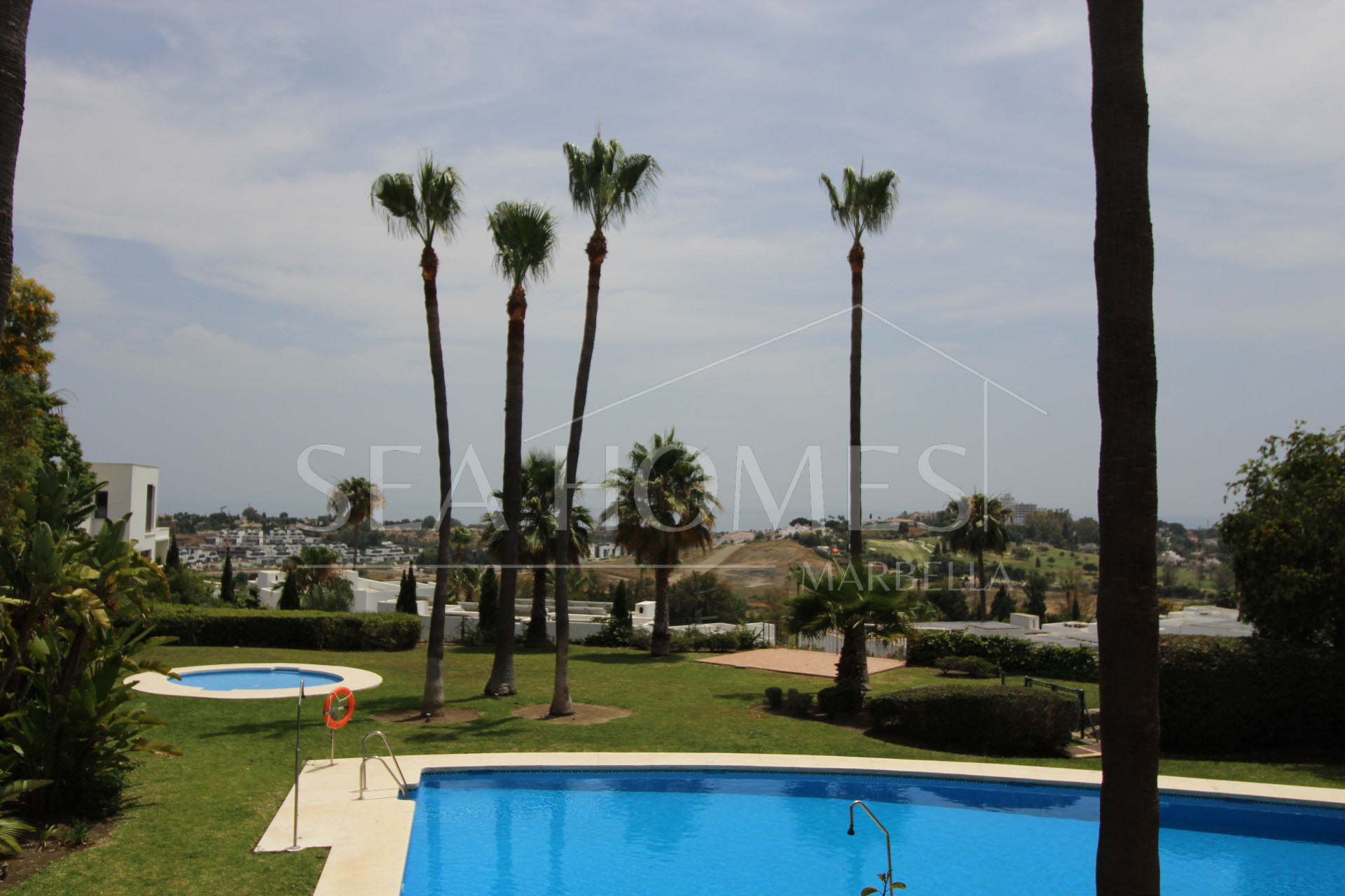 BEAUTIFULL AND PRIVATE SEMIDETACHED   OPEN VIEWS TO THE SEA