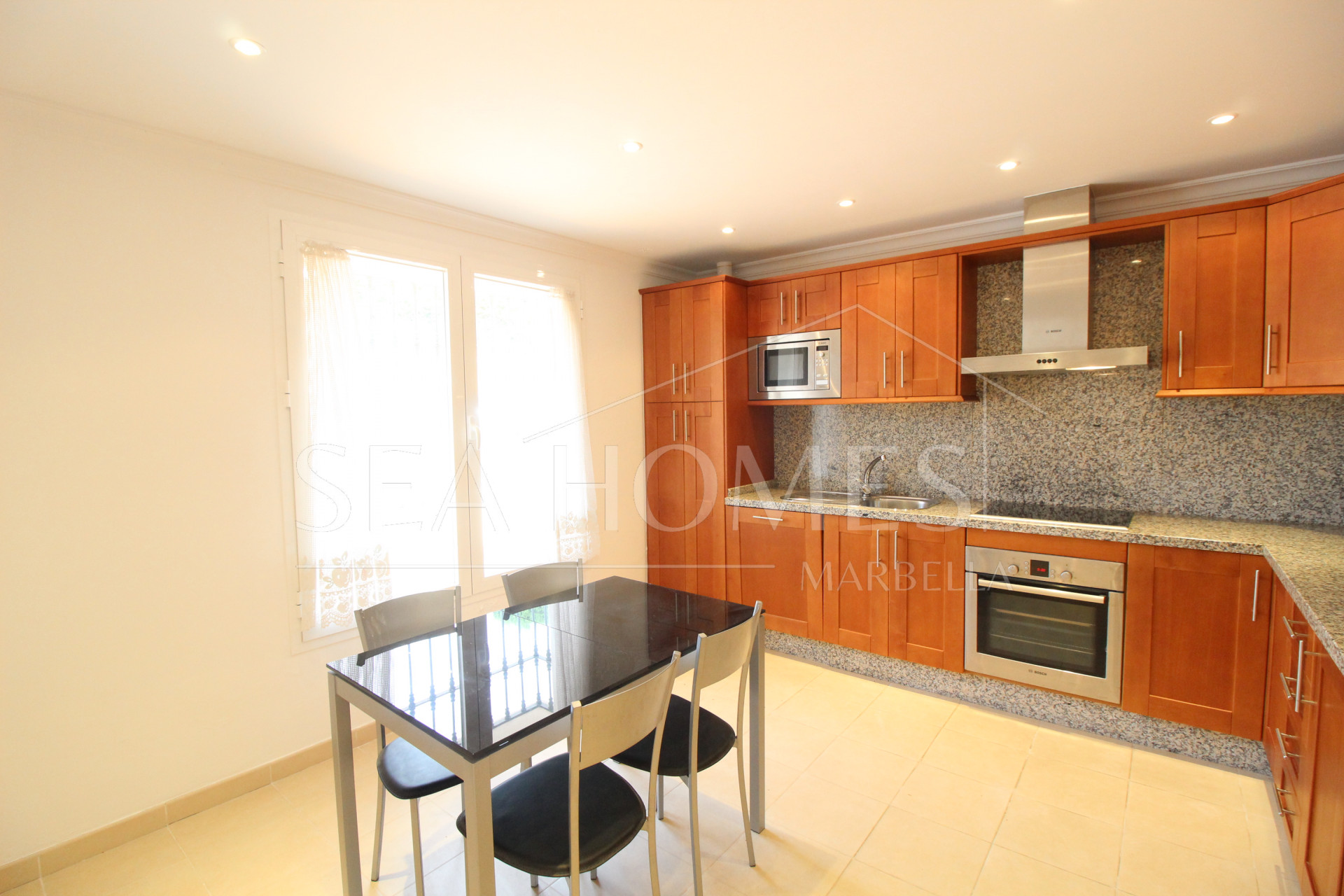 BEAUTIFULL AND PRIVATE SEMIDETACHED   OPEN VIEWS TO THE SEA