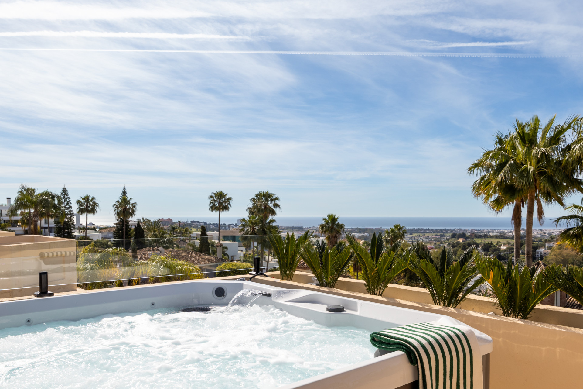 Luxury Townhouse in El Herrojo, Benahavís with 4 bedrooms