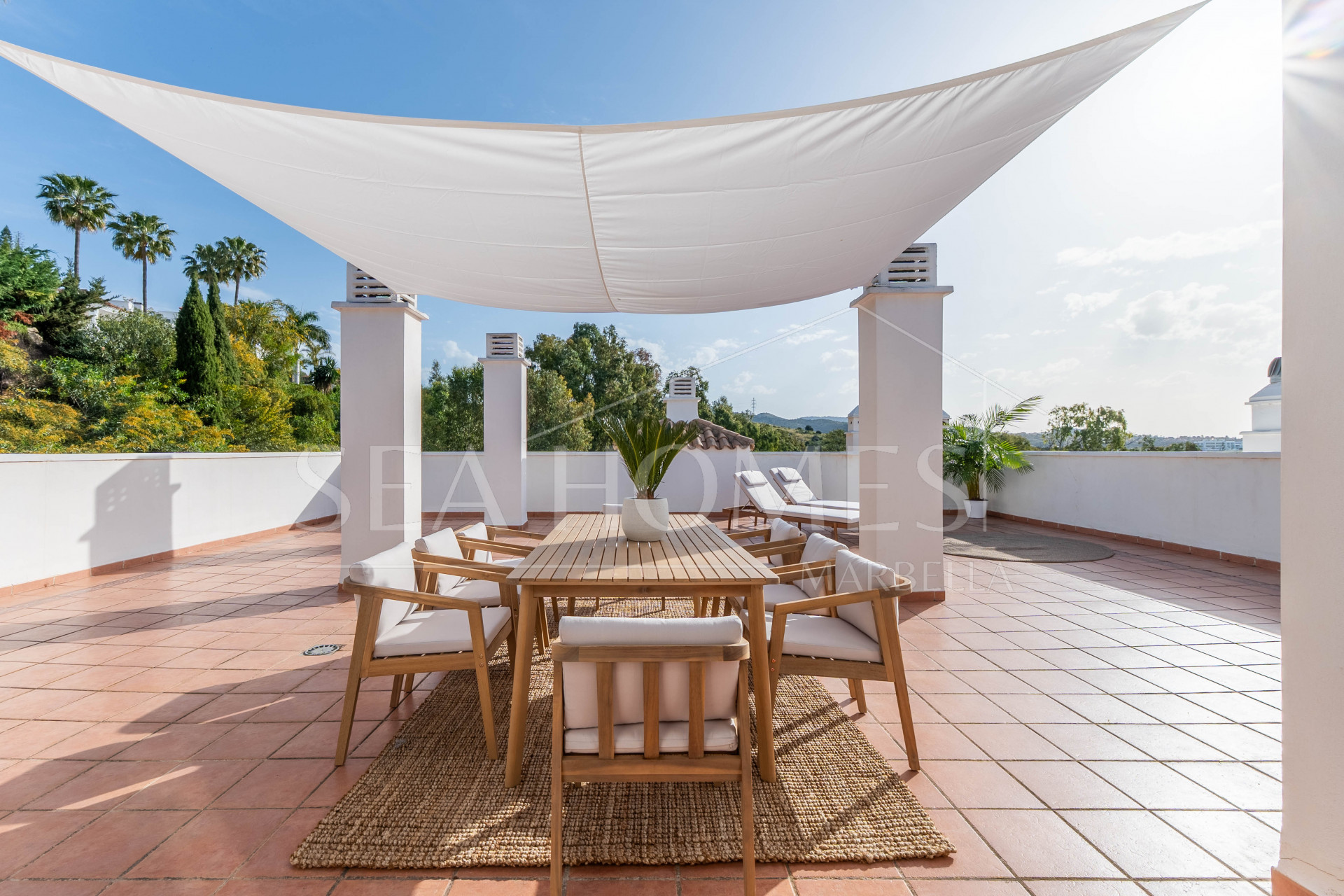 This penthouse represents the best of Marbella living, combining luxury, comfort, and a prime location in one of the most sought-after areas of the Costa del Sol.