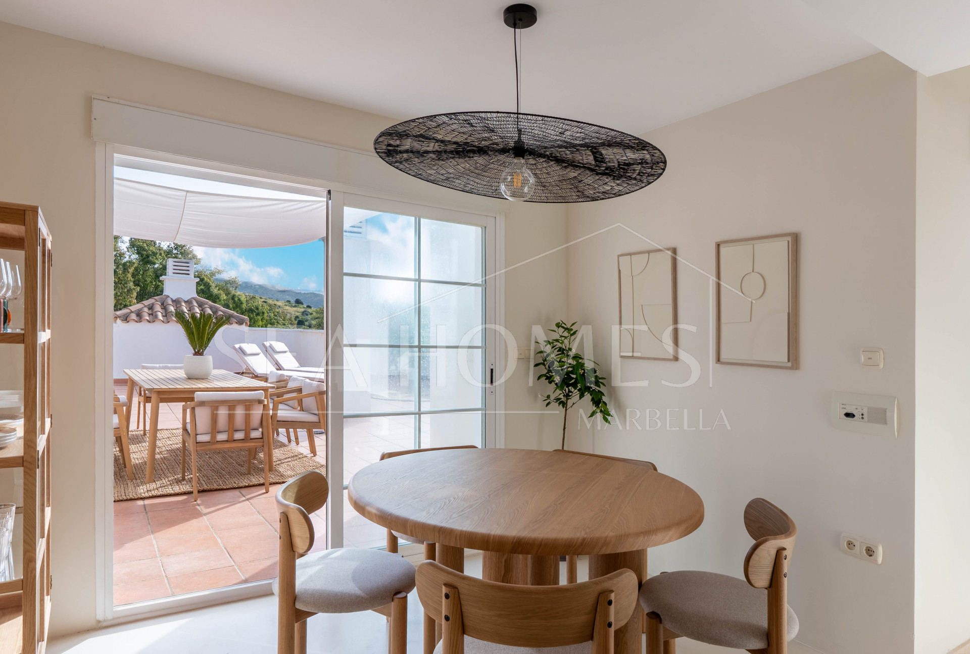 This penthouse represents the best of Marbella living, combining luxury, comfort, and a prime location in one of the most sought-after areas of the Costa del Sol.