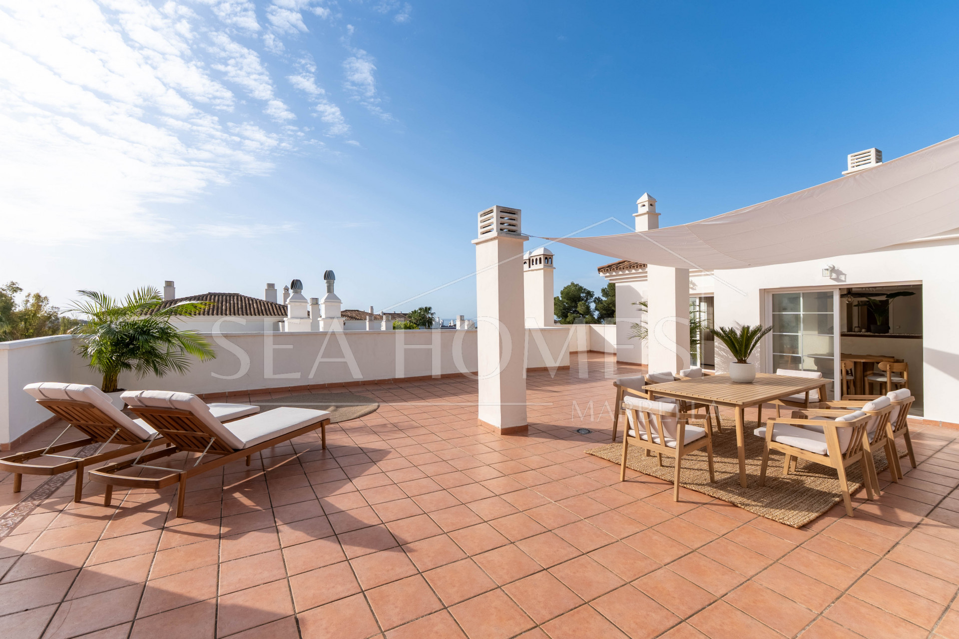 This penthouse represents the best of Marbella living, combining luxury, comfort, and a prime location in one of the most sought-after areas of the Costa del Sol.