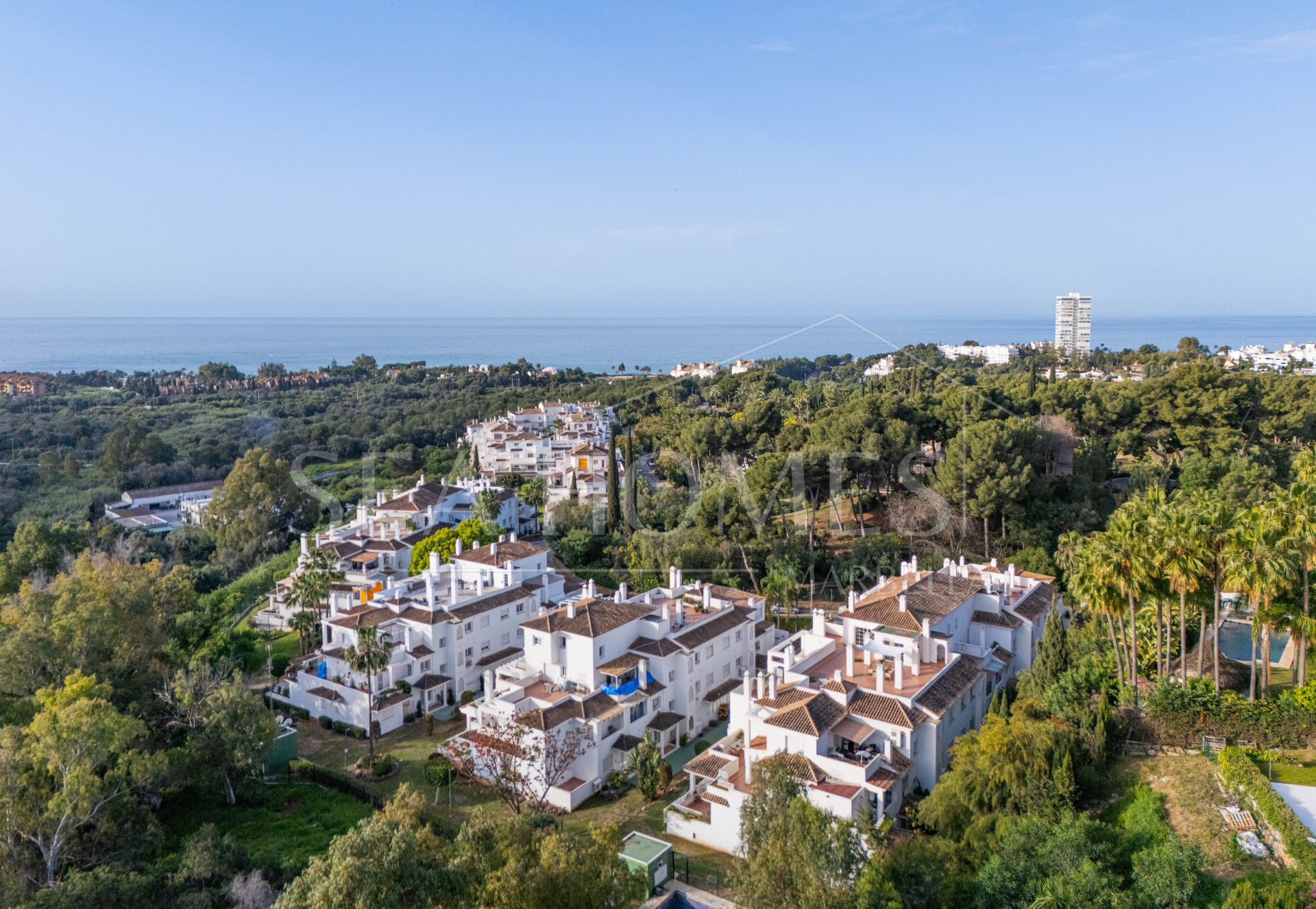 This penthouse represents the best of Marbella living, combining luxury, comfort, and a prime location in one of the most sought-after areas of the Costa del Sol.
