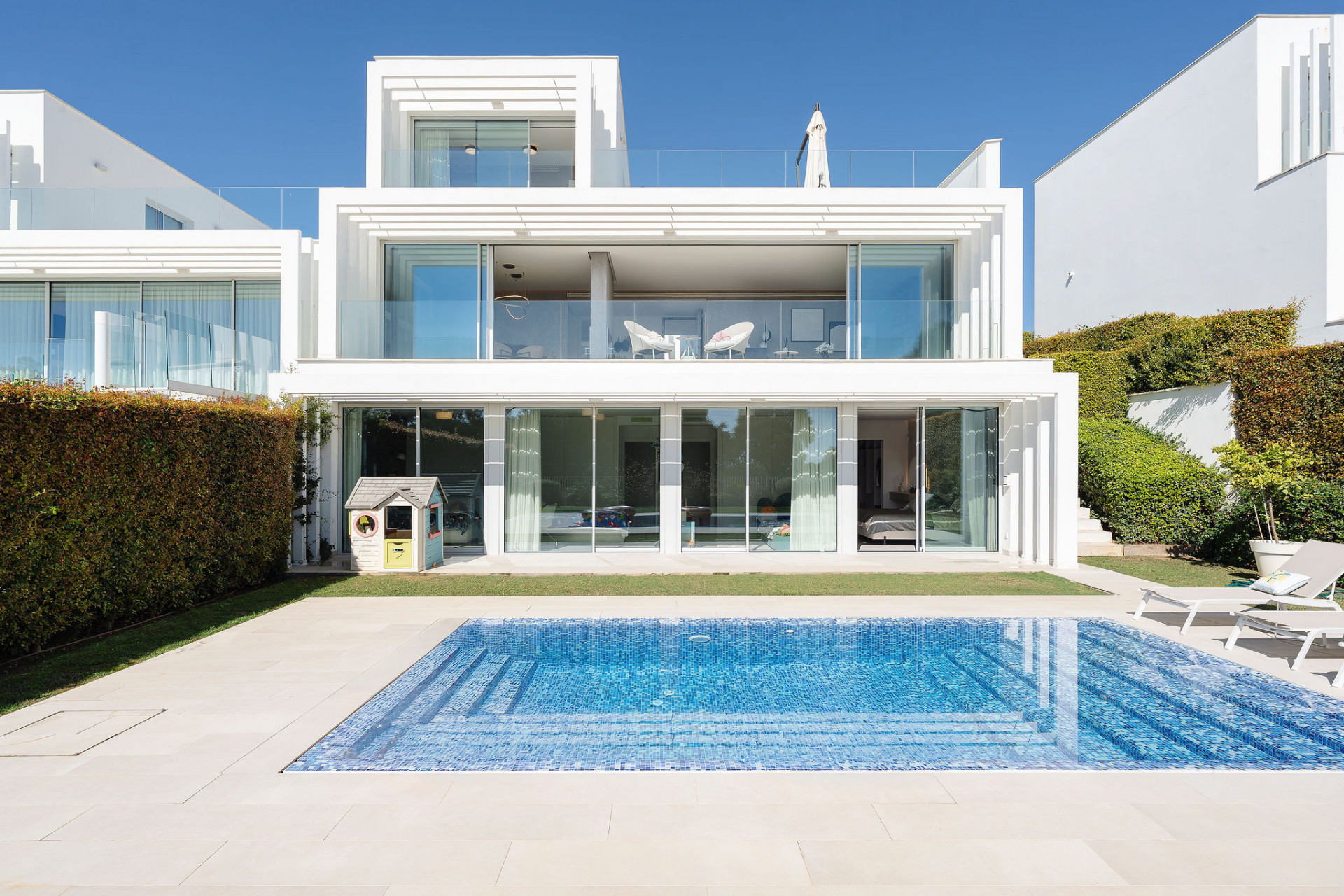 Contemporary Frontline Golf Villa with Panoramic Views in La Reserva, Sotogrande