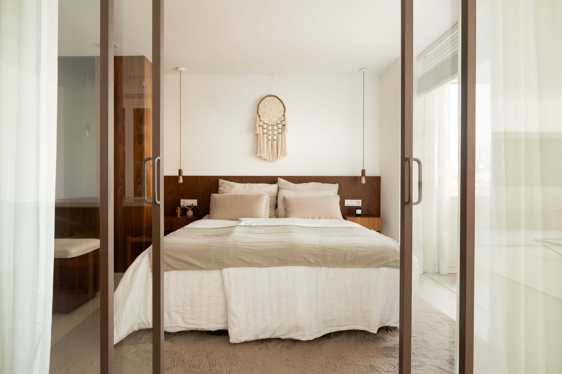 Panoramic sea, lake and La Concha views meet modern design, a private plunge pool and stylish outdoor living in Les Belvederes, Nueva Andalucia. — photo 12