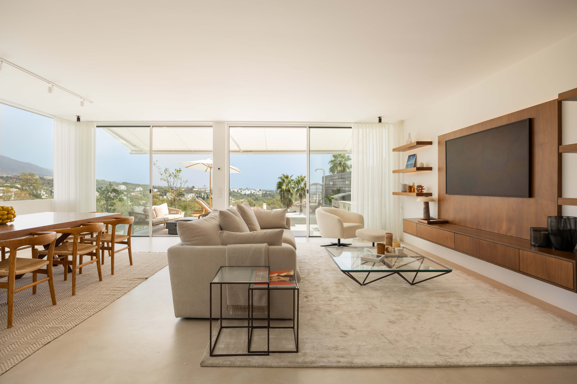 Panoramic sea, lake and La Concha views meet modern design, a private plunge pool and stylish outdoor living in Les Belvederes, Nueva Andalucia. — photo 5