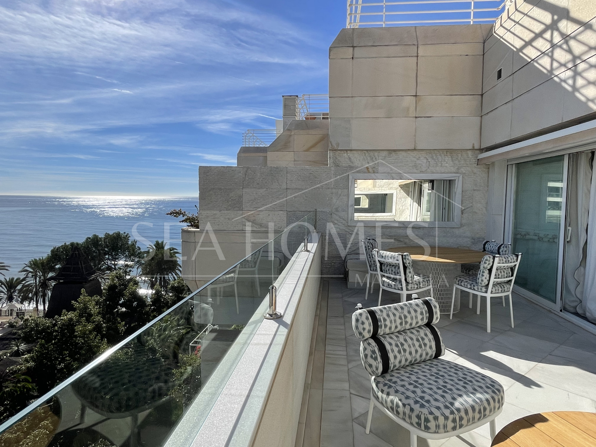 Amazing Duplex Penthouse in Marina Mariola, one of the most sought-after buildings of the Golden Mile.