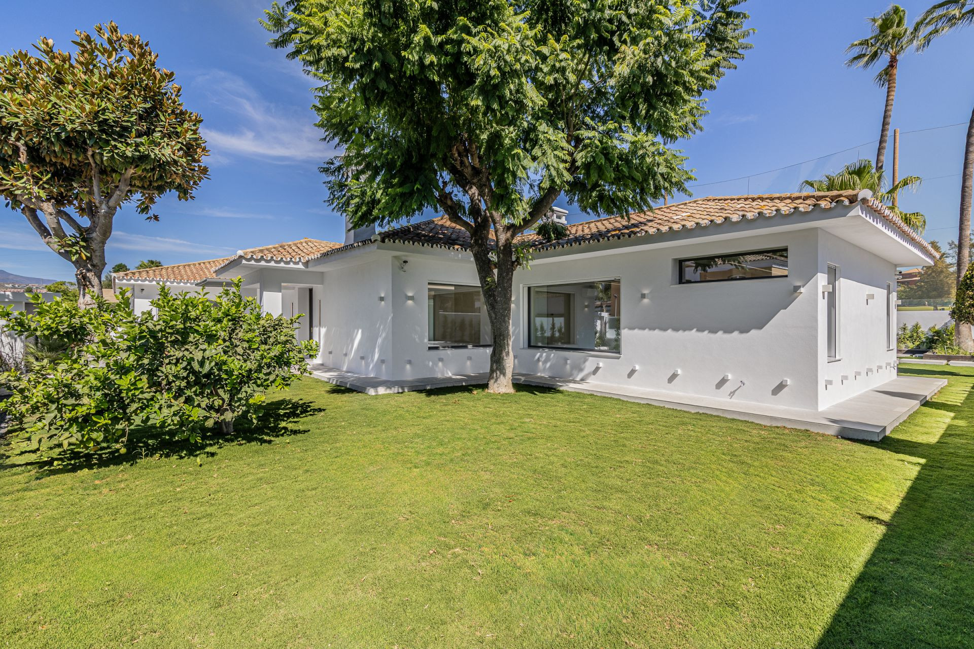 Villa for sale in San Pedro de Alcantara, Costa del Sol