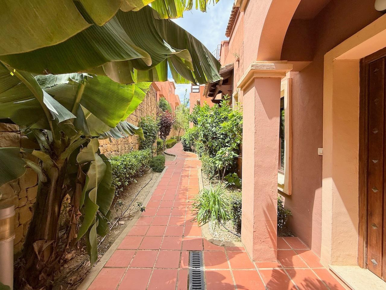Image 27: Adosada For sale, Estepona, €478,000 [HFMs631637]