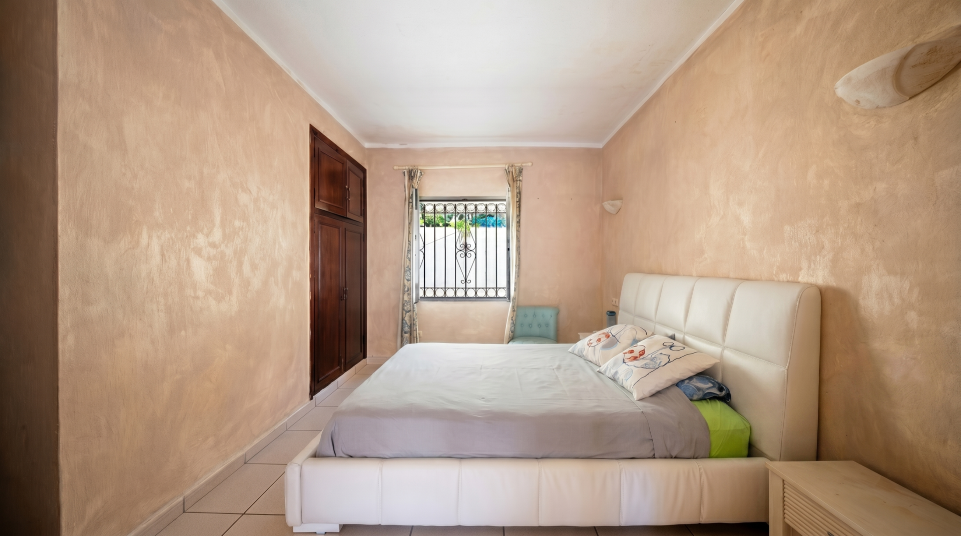 Beachfront house in Jardin Tropical, Manilva, just 100 metres from the sea!!! — photo 11