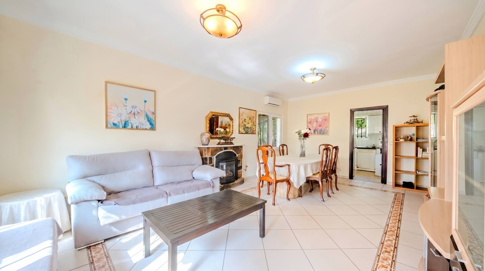 Beachfront house in Jardin Tropical, Manilva, just 100 metres from the sea!!! — photo 10