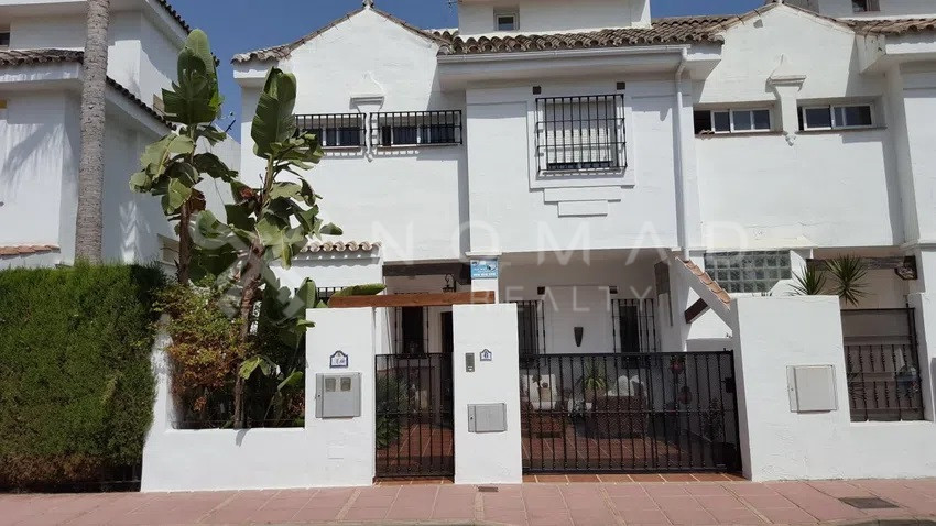 casas-de-pueblo en nueva-andalucia · la-dama-de-noche 859000€