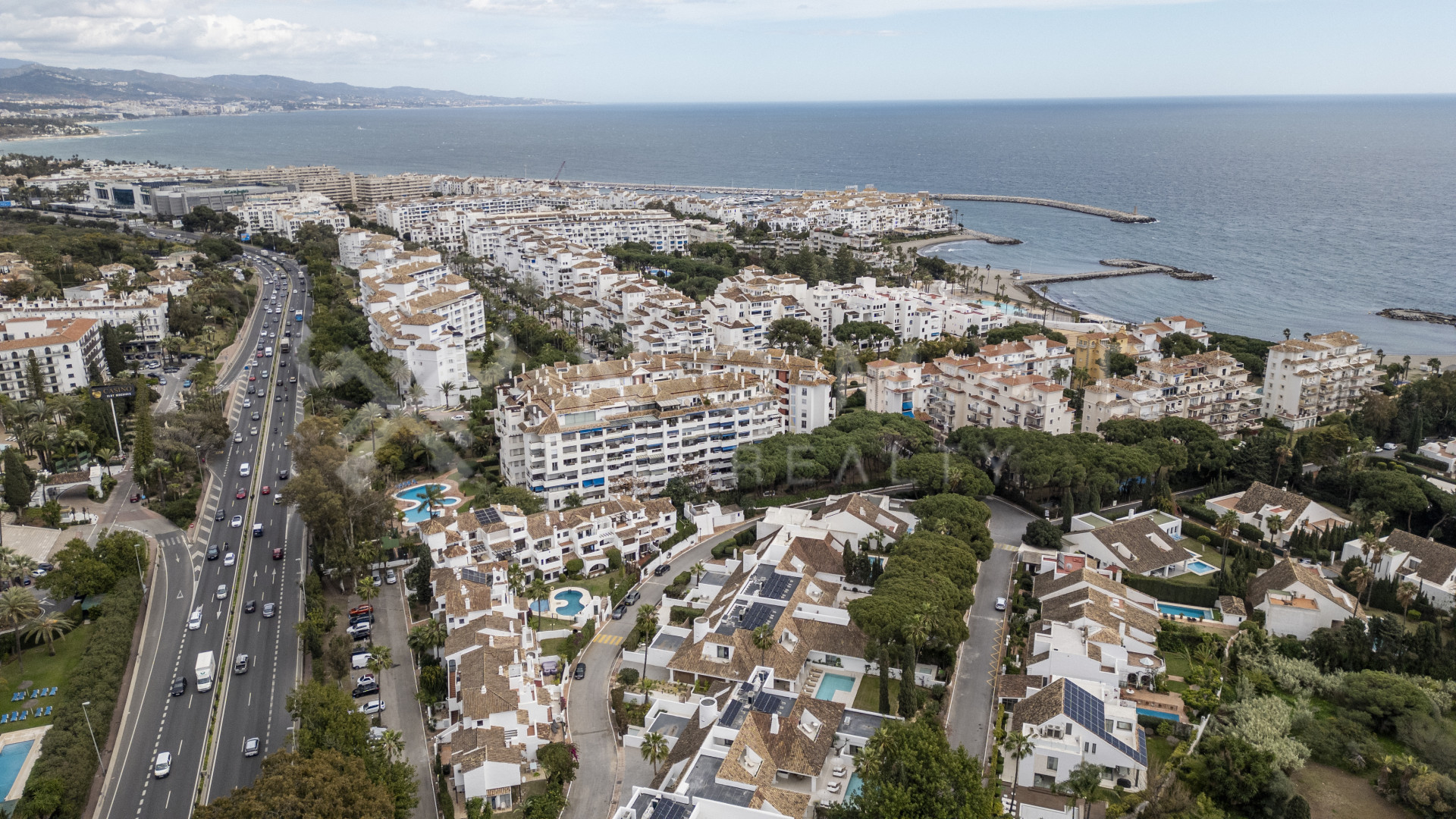 casas-adosadas en marbella---puerto-banus ·  647000€