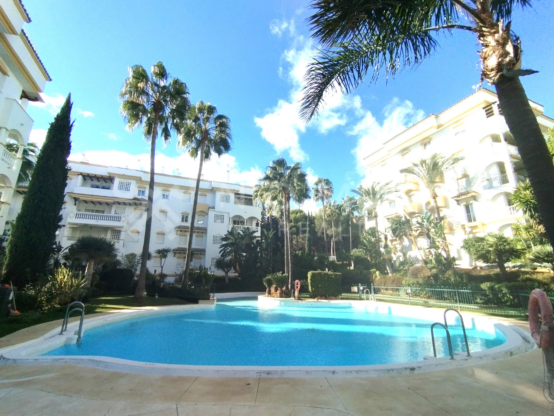 pisos en marbella-golden-mile · hacienda-nagüeles-ii 325000€
