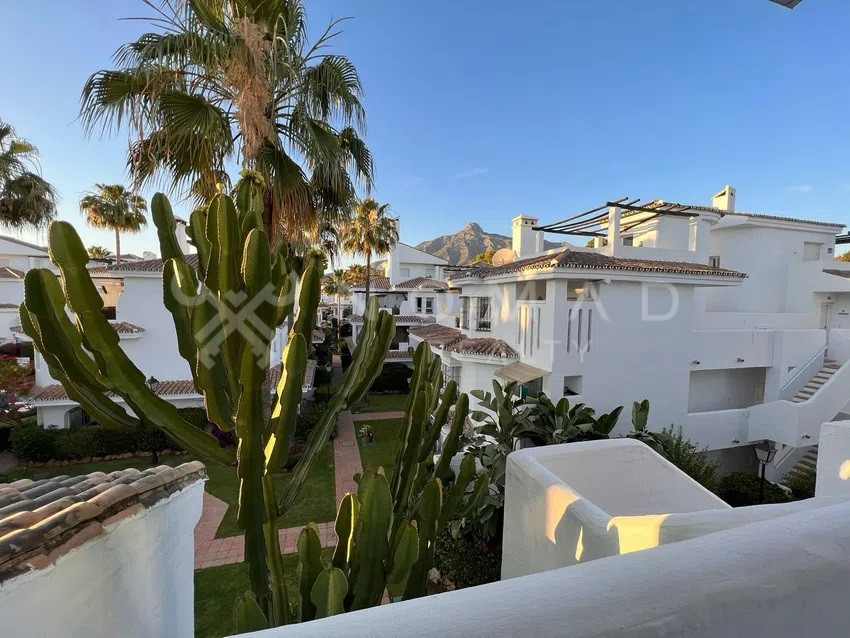 duplex en nueva-andalucia · los-naranjos-de-marbella 440000€