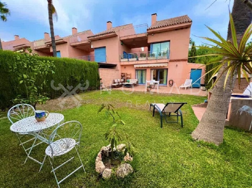 casas-adosadas en nueva-andalucia · los-naranjos 917400€