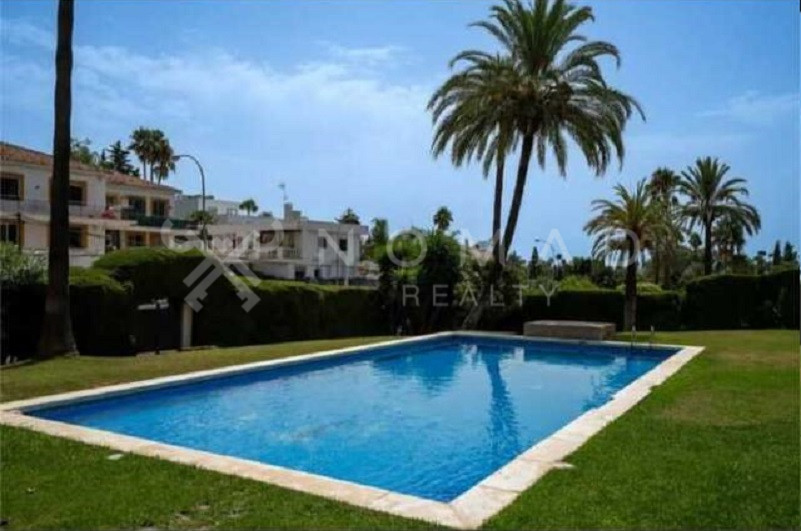 casas-de-pueblo en nueva-andalucia ·  423200€