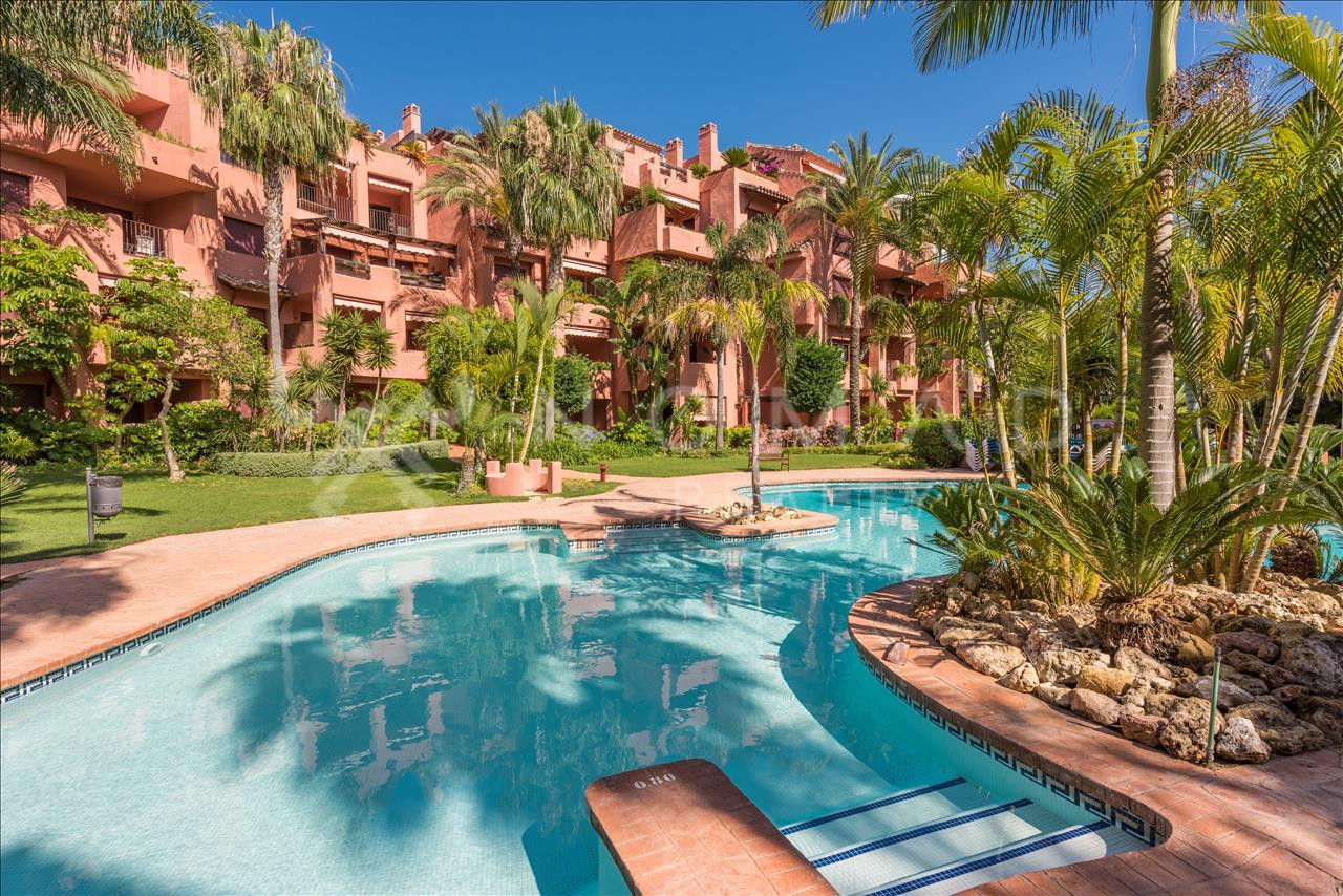 pisos en marbella-east · el-rosario Array€