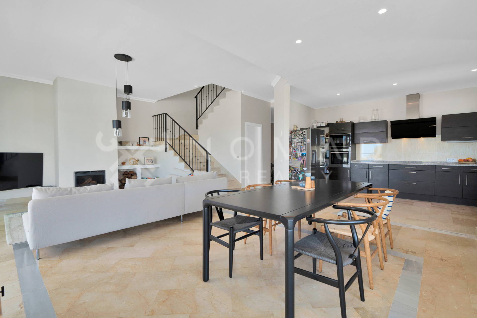 1 · Marbella East · La Mairena 1.099.000€€ 1 · Marbella East · La Mairena 1.099.000€€