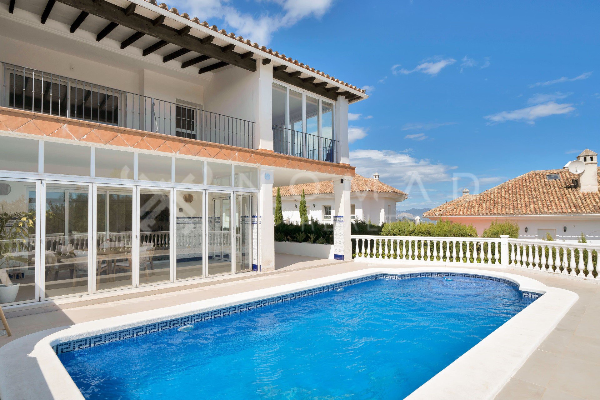 casas-adosadas en marbella-east · la-mairena 1099000€