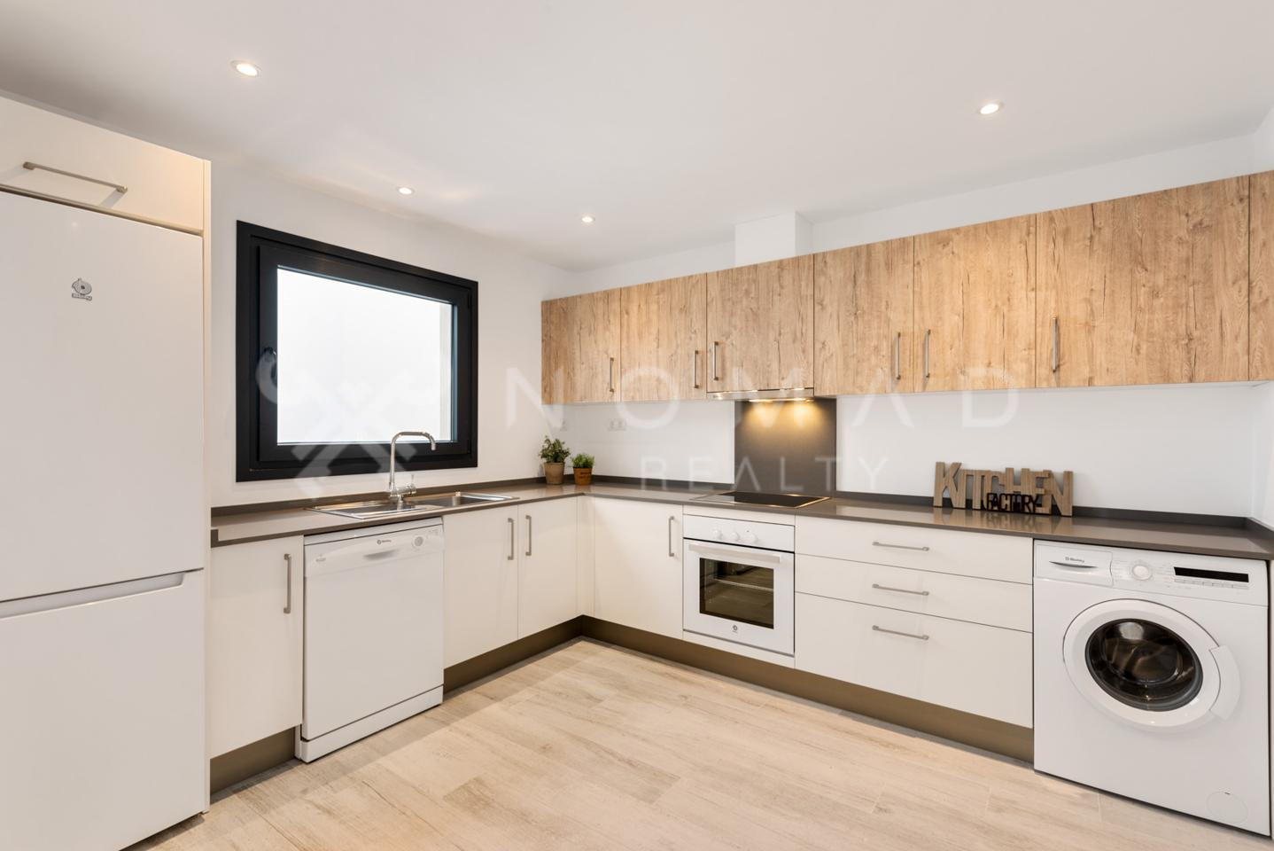 1 · Marbella East · La Mairena 595.000€€ 1 · Marbella East · La Mairena 595.000€€
