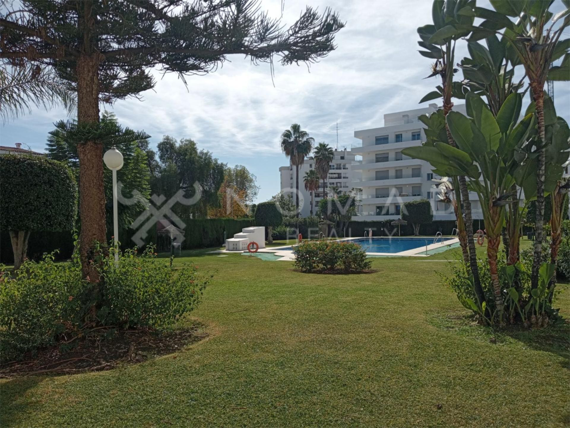 apartamento-en-planta-baja en nueva-andalucia ·  424200€