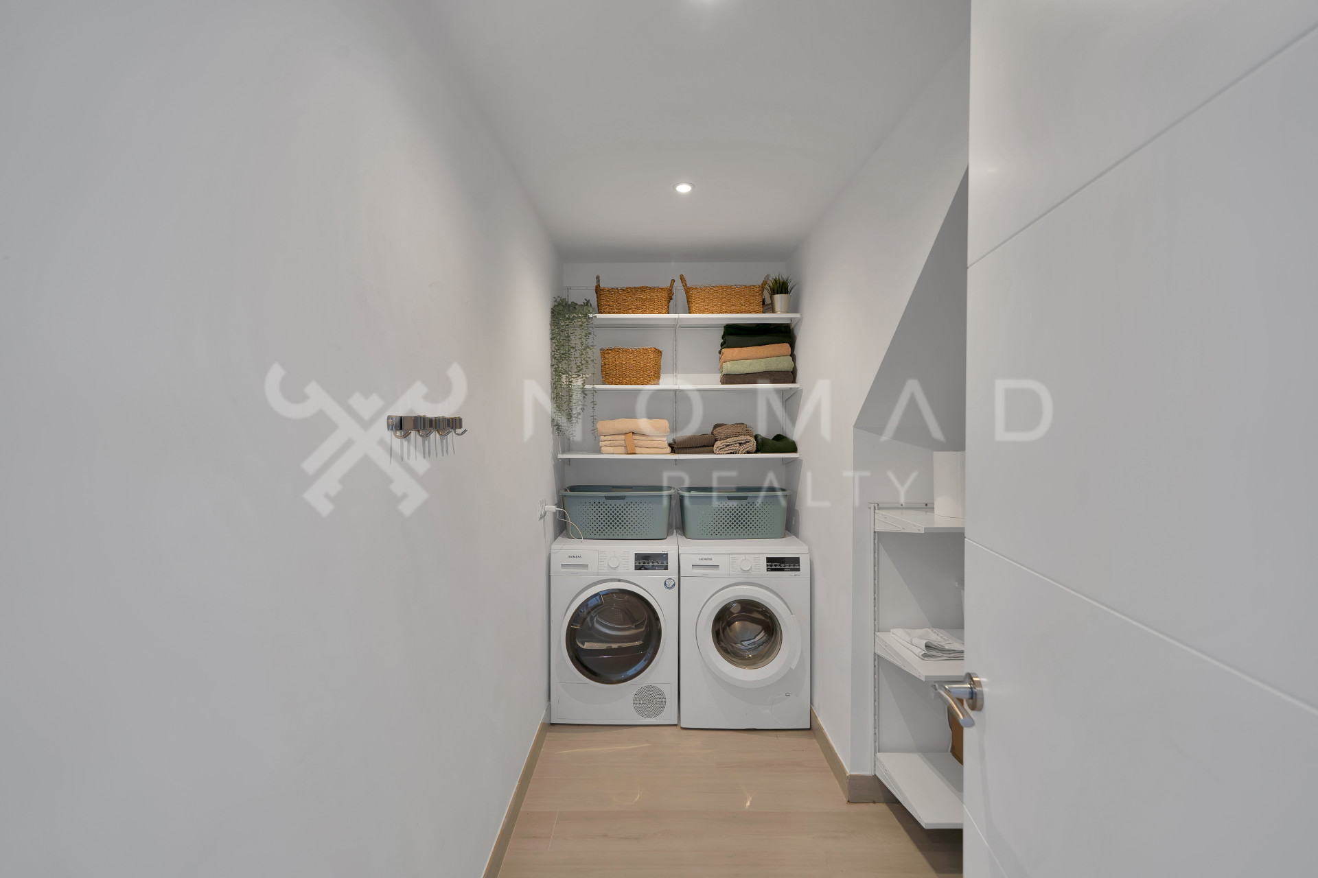 1 · Marbella East · La Mairena 595.000€€ 1 · Marbella East · La Mairena 595.000€€