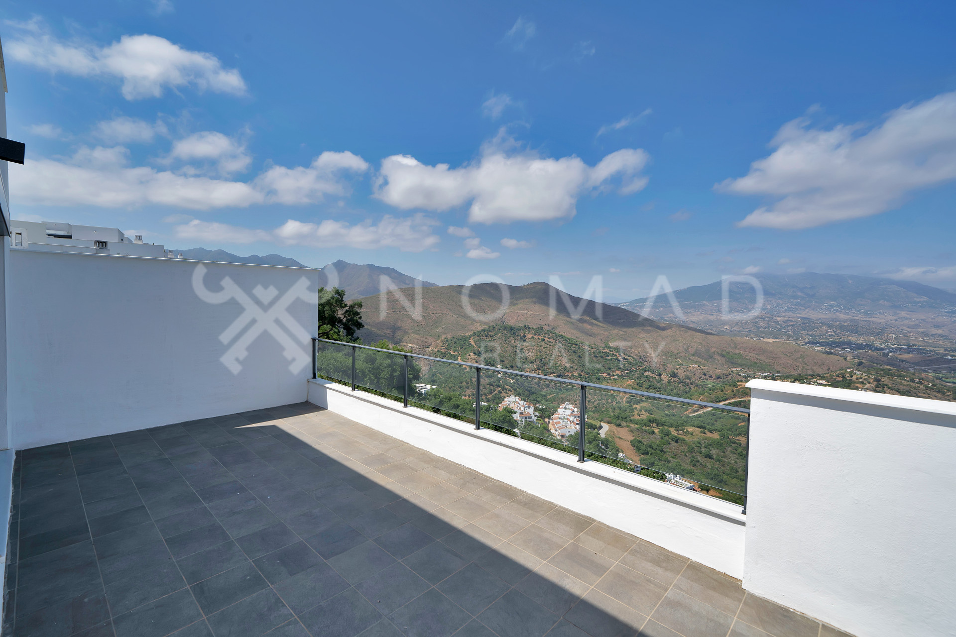 1 · Marbella East · La Mairena 595.000€€ 1 · Marbella East · La Mairena 595.000€€