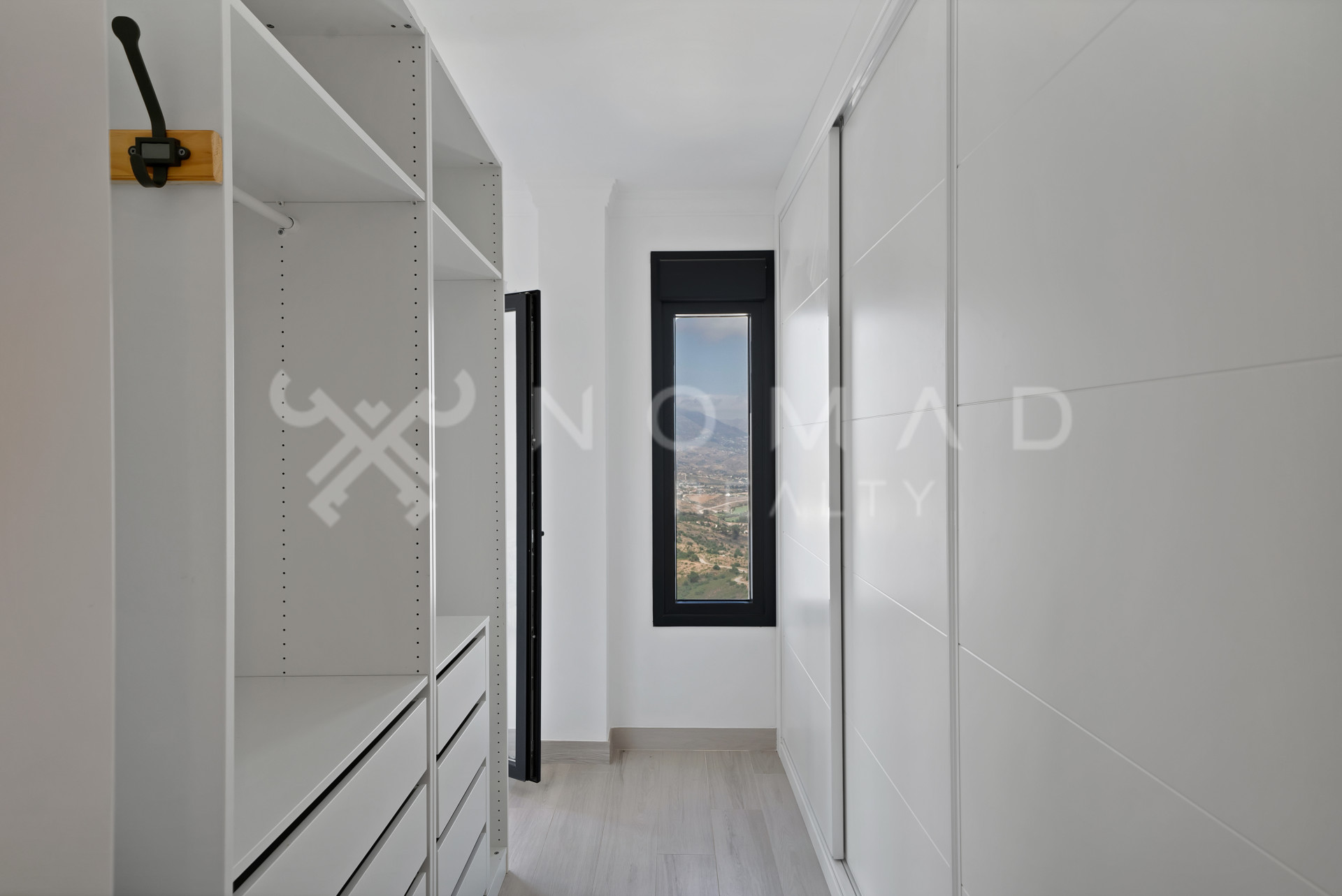 1 · Marbella East · La Mairena 595.000€€ 1 · Marbella East · La Mairena 595.000€€