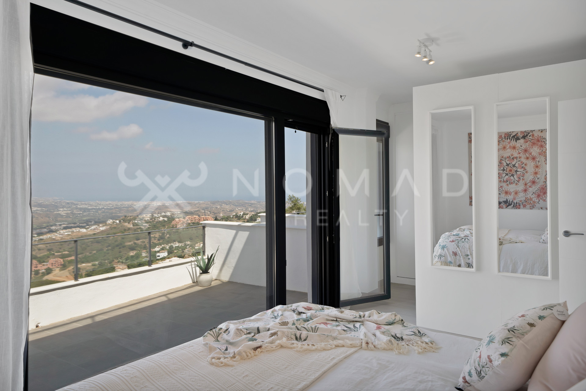1 · Marbella East · La Mairena 595.000€€ 1 · Marbella East · La Mairena 595.000€€