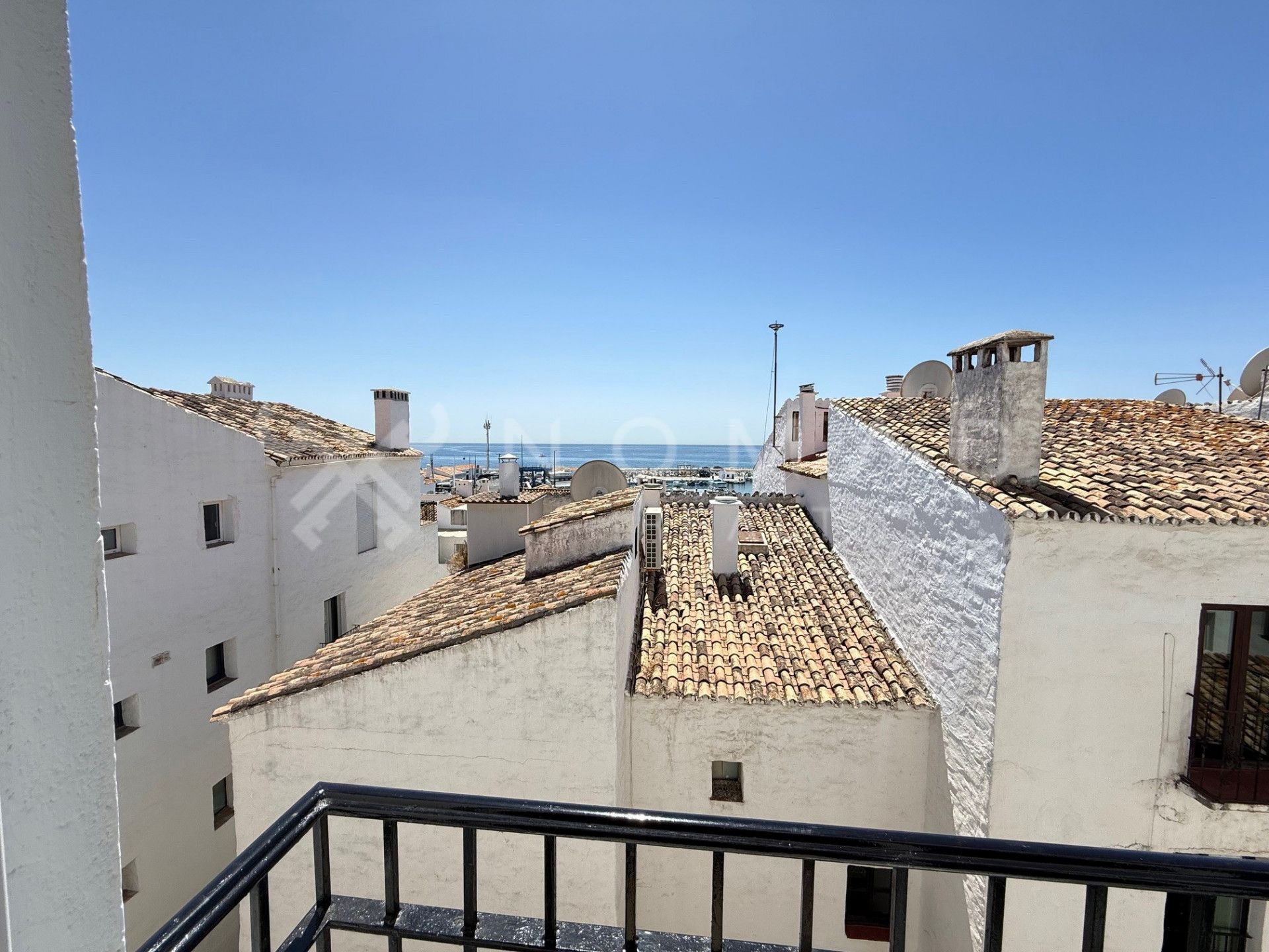 1 · Marbella - Puerto Banus · 595.000€€ 1 · Marbella - Puerto Banus · 595.000€€