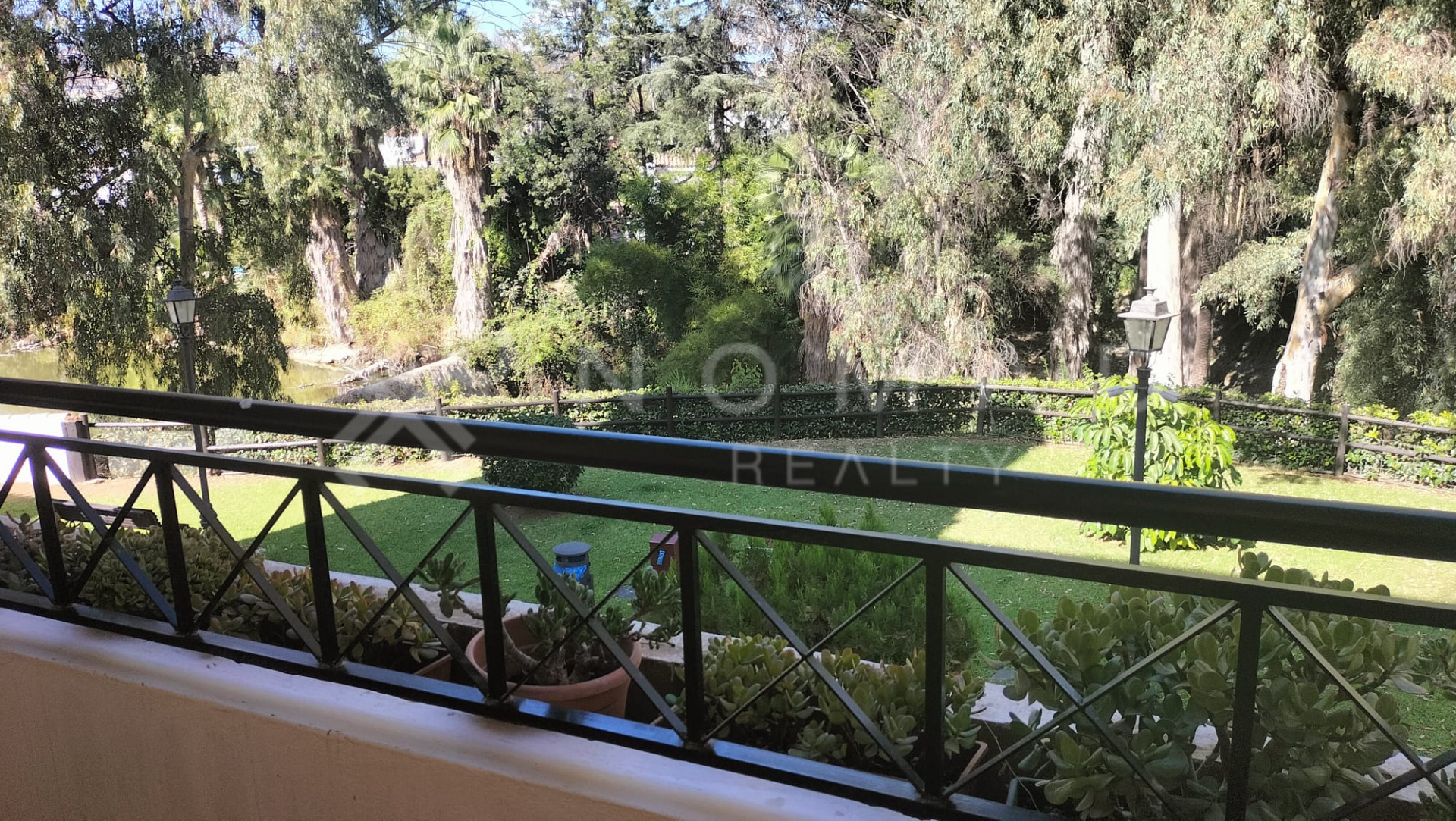 apartamentos en nueva-andalucia ·  466700€