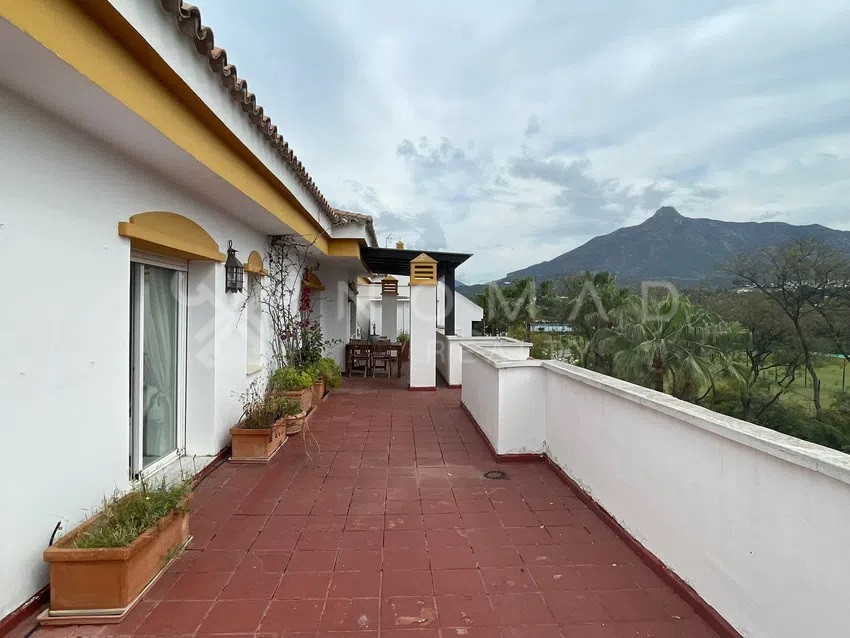 atico en nueva-andalucia · la-dama-de-noche 529200€