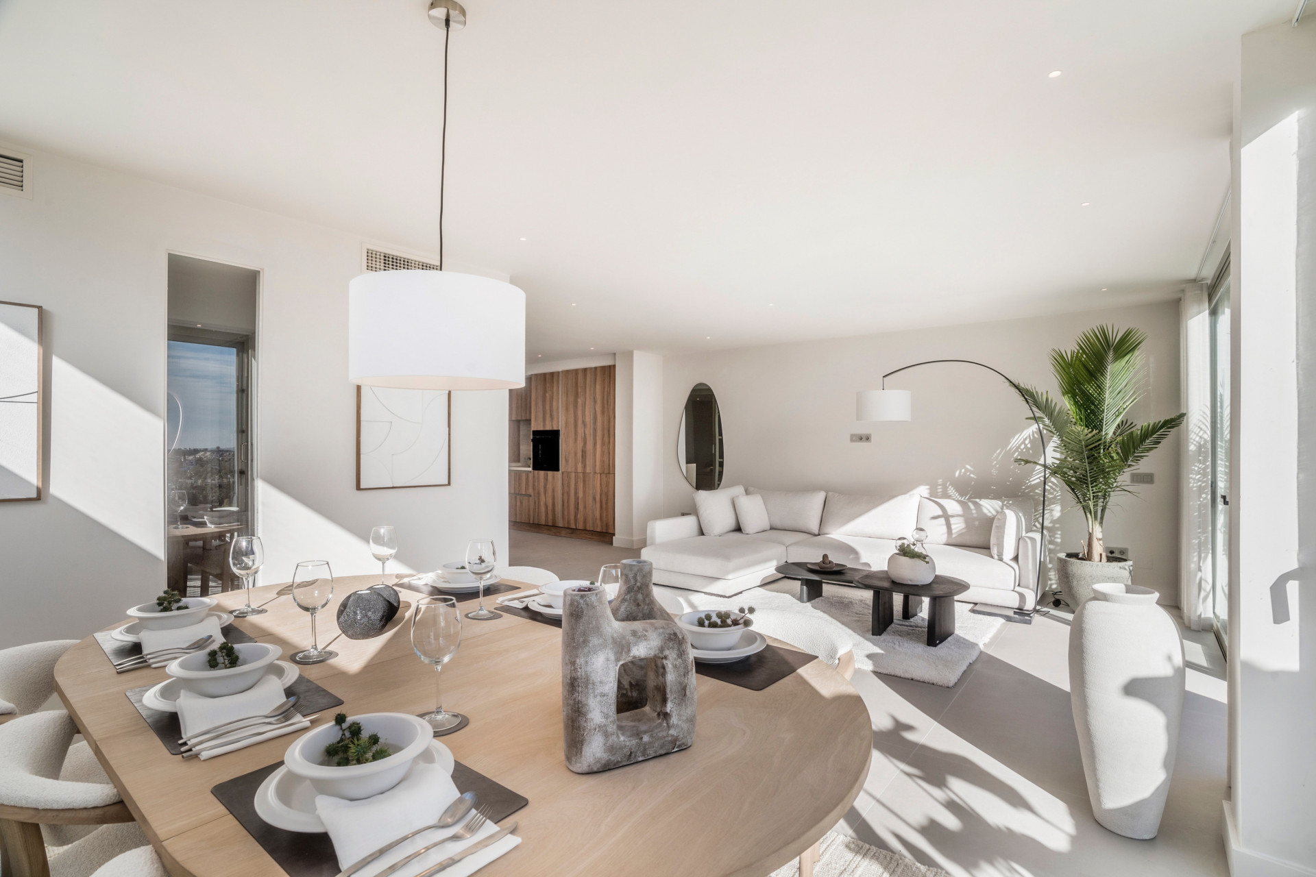 Renovated 3 Bedroom Apartment with private pool, sea & mountain views in Nueva Andalucía