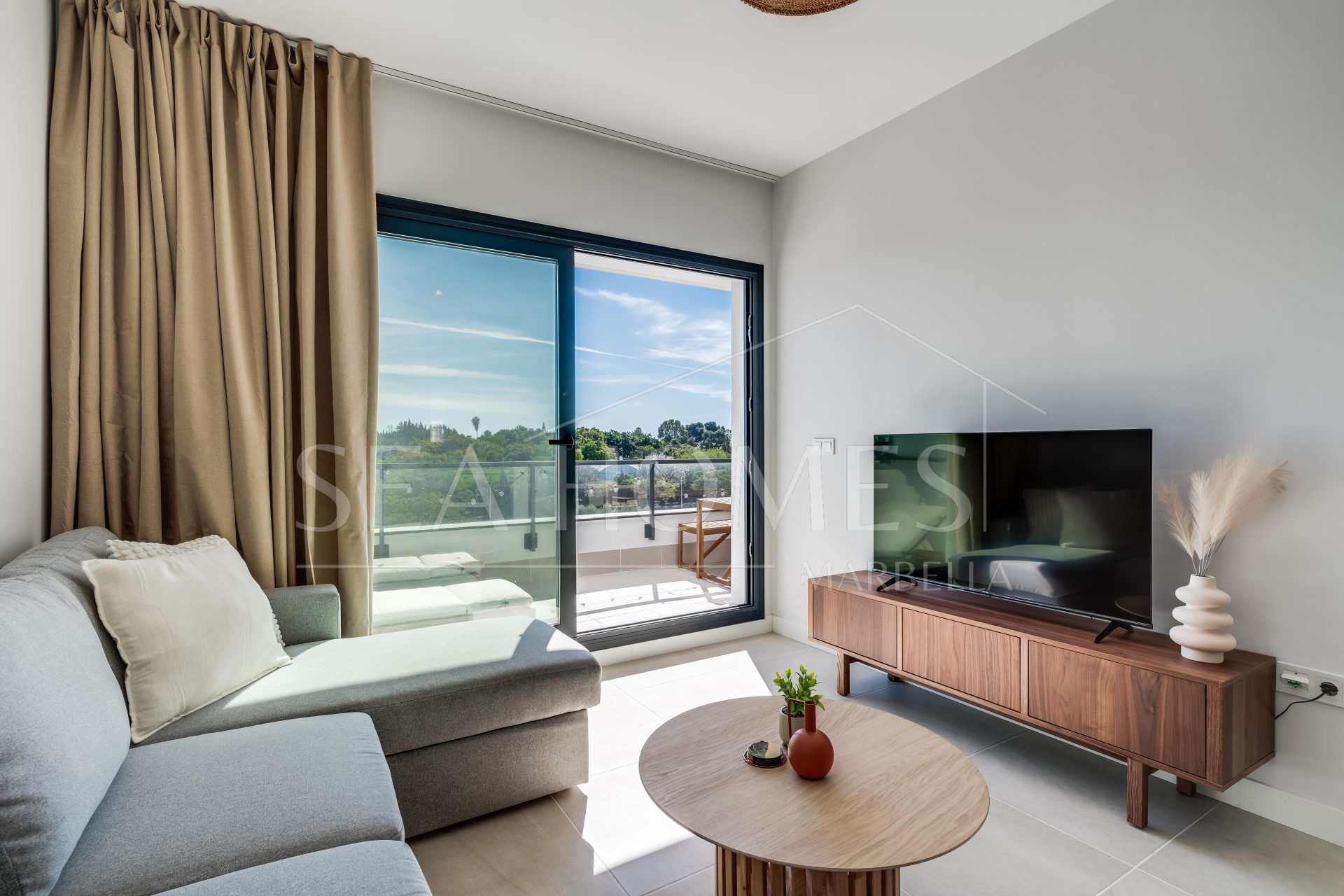Luxury 1-Bedroom Penthouse with Stunning Sea Views in La Resina, Estepona