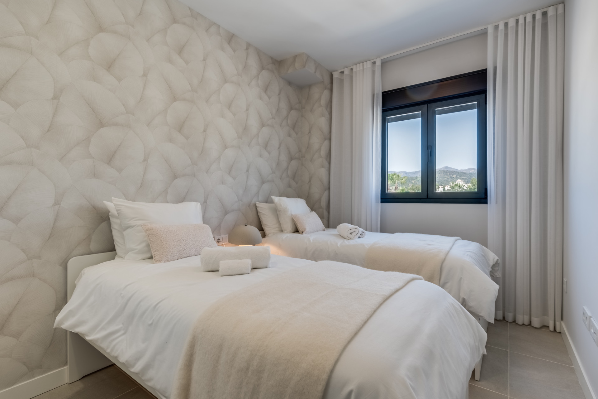 Modern 2-Bedroom Apartment in Aranya, Selwo – Estepona