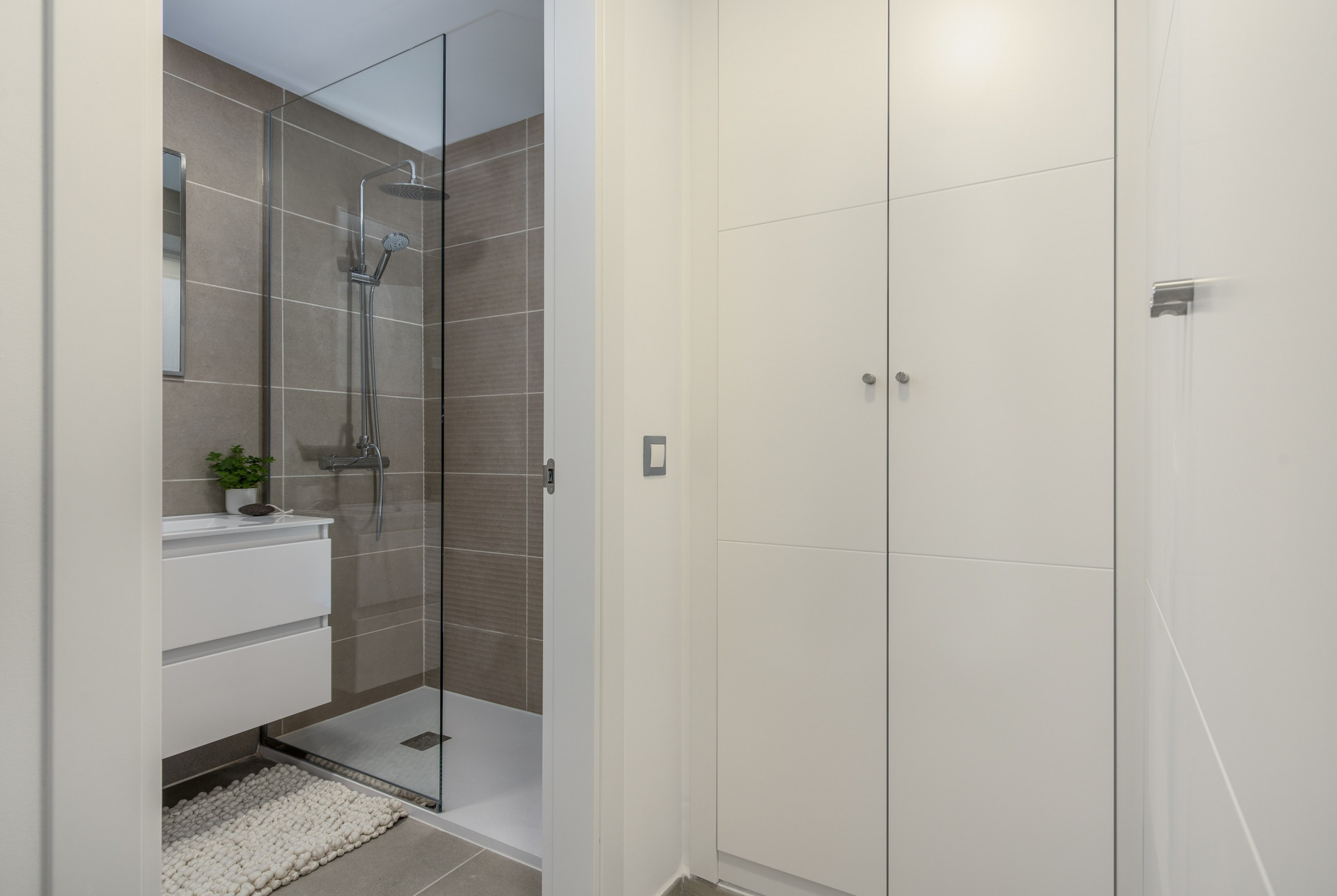 Modern 2 bedroom Apartment at the Edge of Estepona’s Old Town