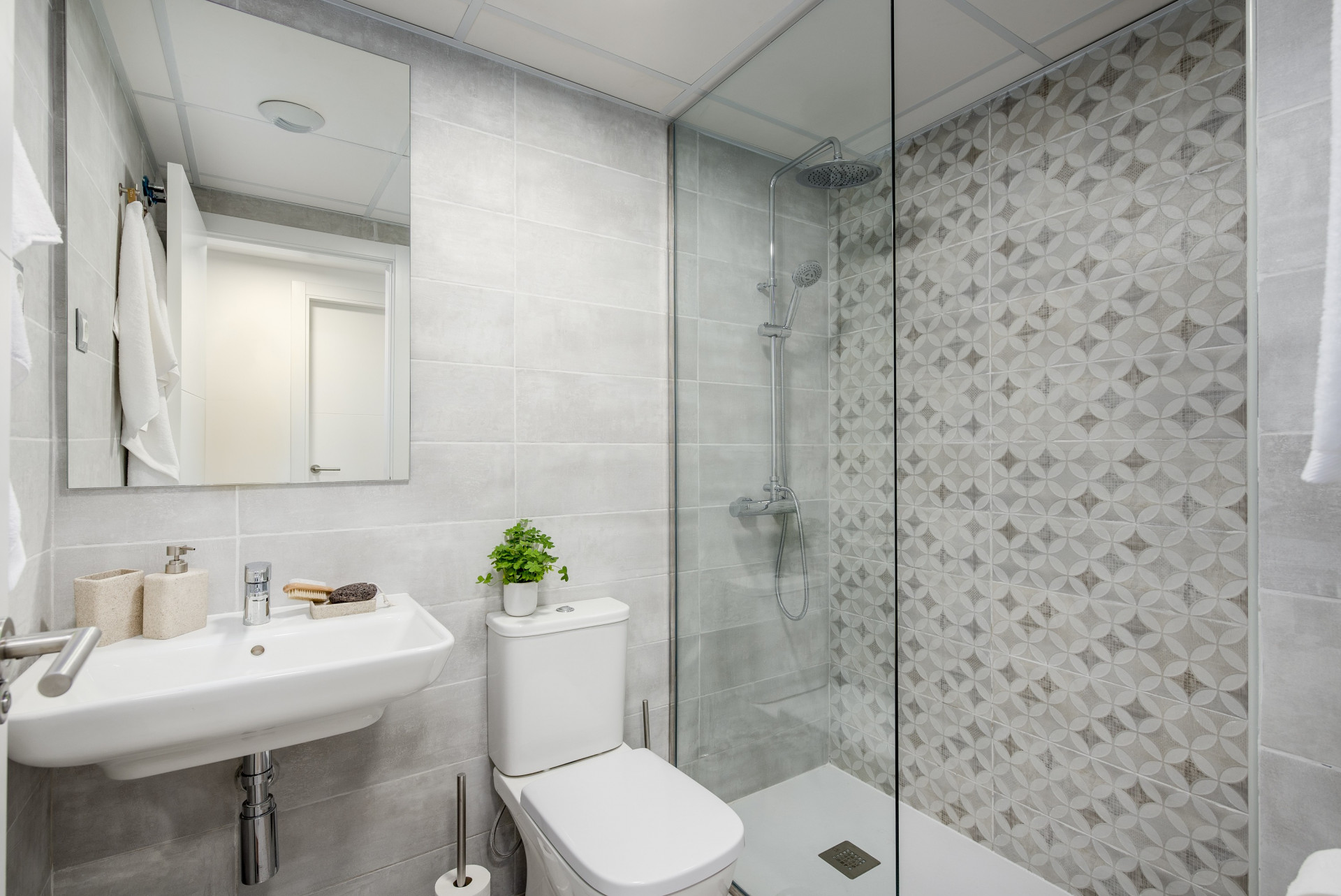 Modern 2 bedroom Apartment at the Edge of Estepona’s Old Town