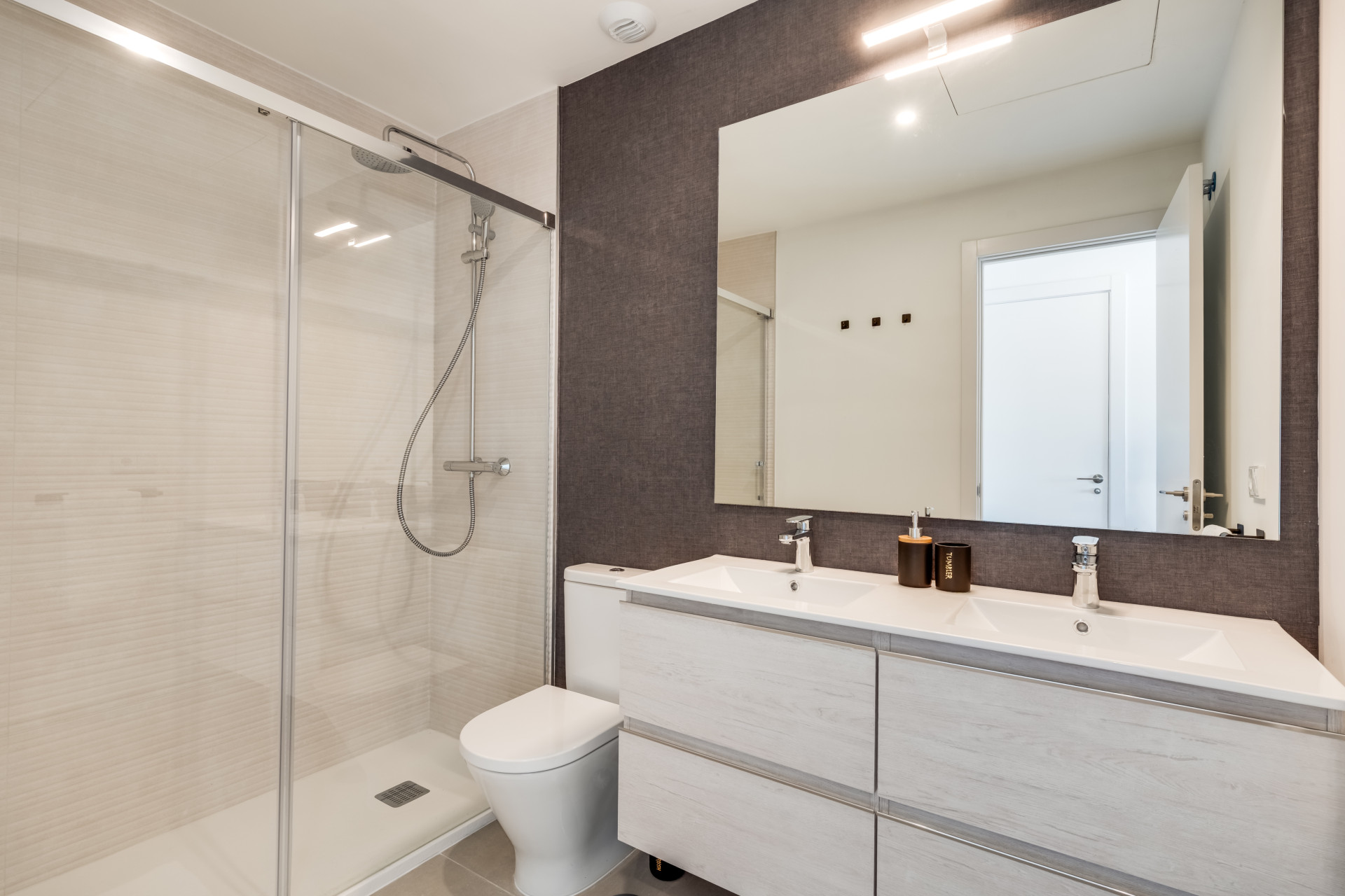 Contemporary 2-Bedroom Apartment in Oceana Gardens, Cancelada — photo 5