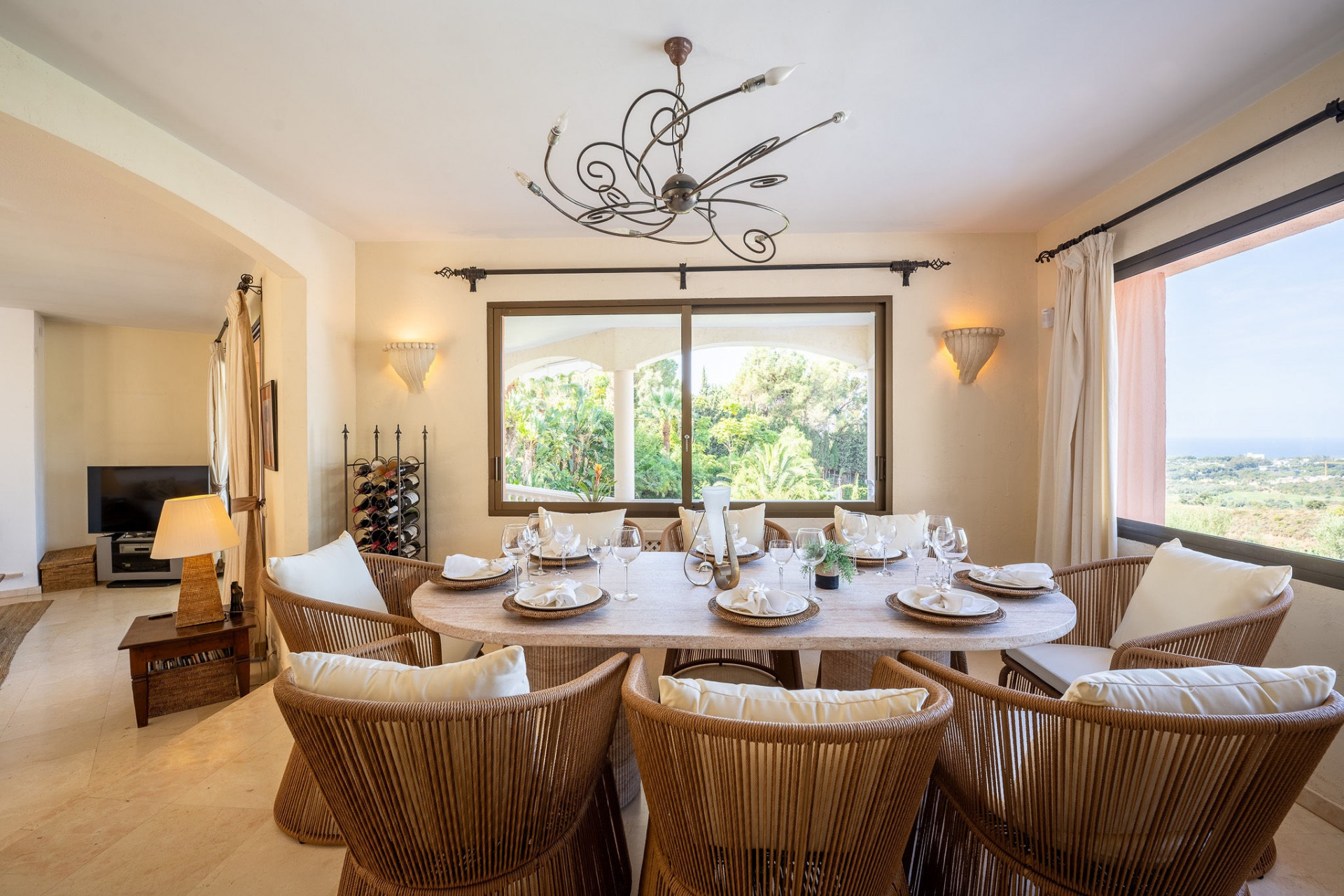 Luxury Villa with Panoramic Sea & La Concha Views in El Rosario, Marbella