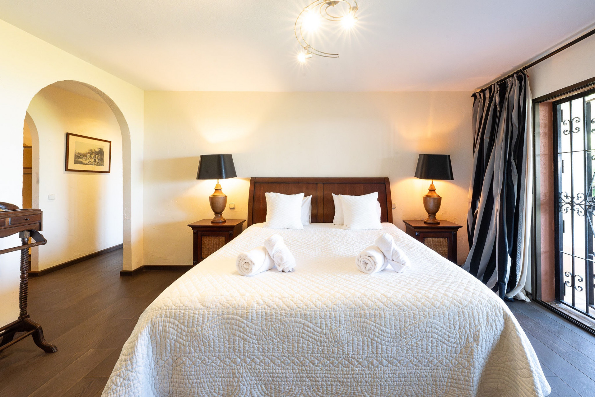 Luxury Villa with Panoramic Sea & La Concha Views in El Rosario, Marbella