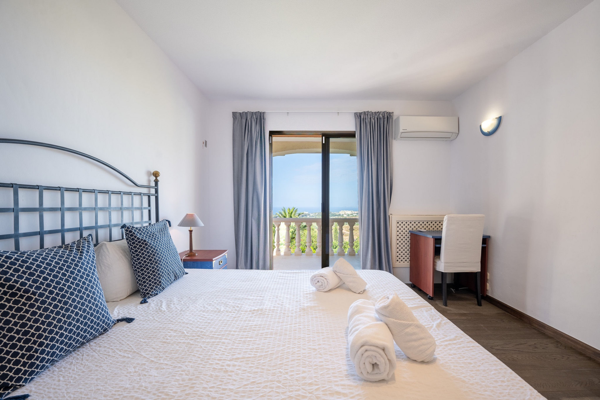 Luxury Villa with Panoramic Sea & La Concha Views in El Rosario, Marbella