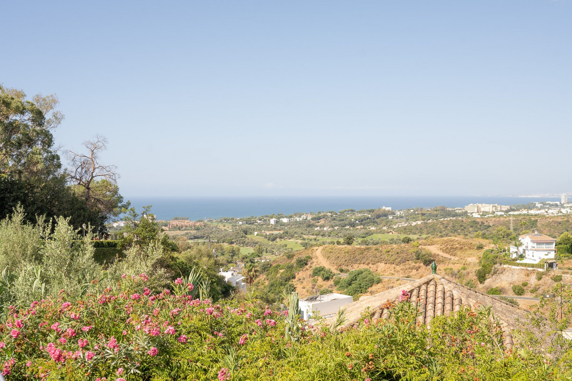 Luxury Villa with Panoramic Sea & La Concha Views in El Rosario, Marbella