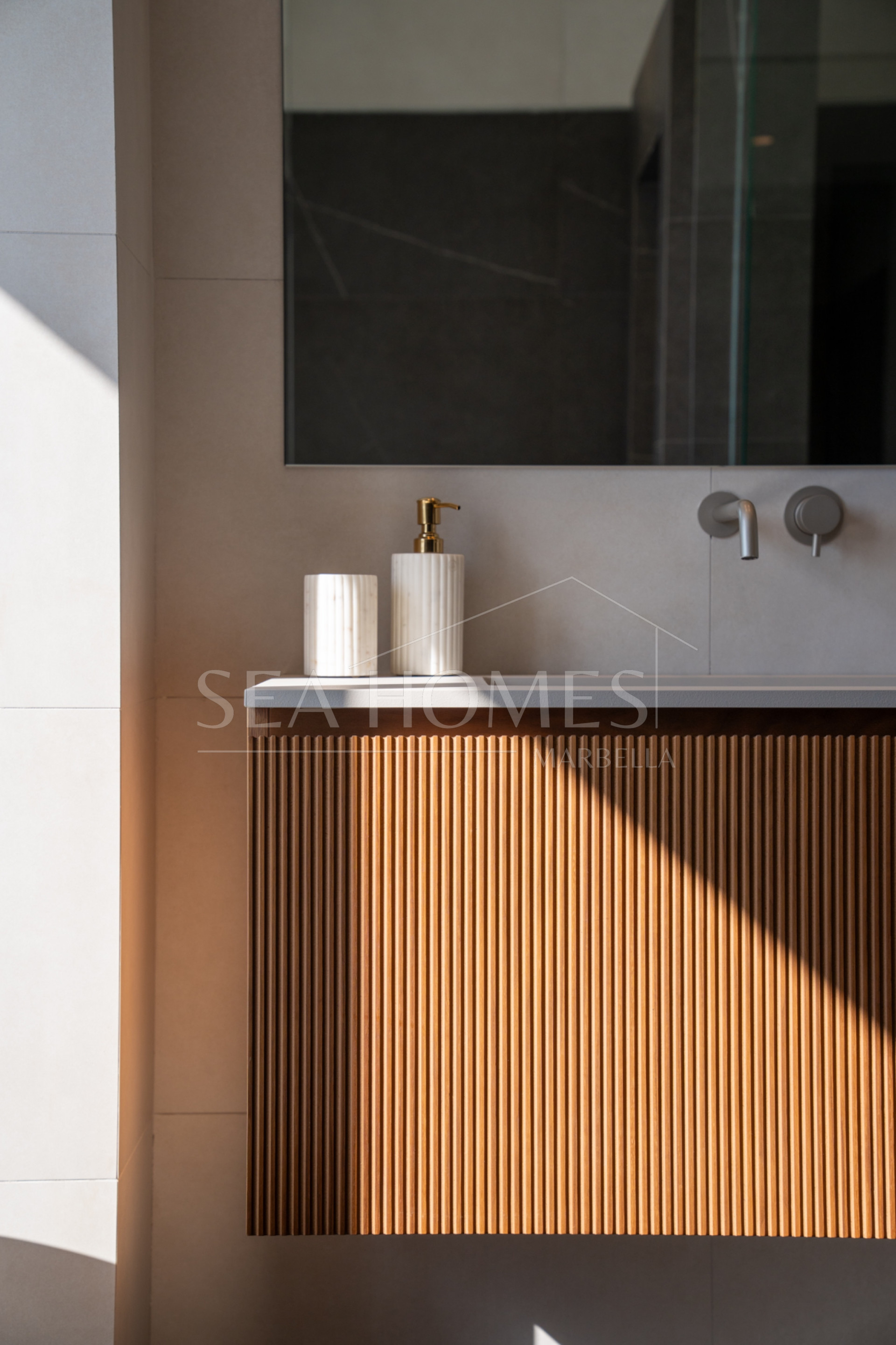 Luxury 5-Bedroom Villa with Panoramic Sea & Golf Views in Nueva Andalucia, Marbella