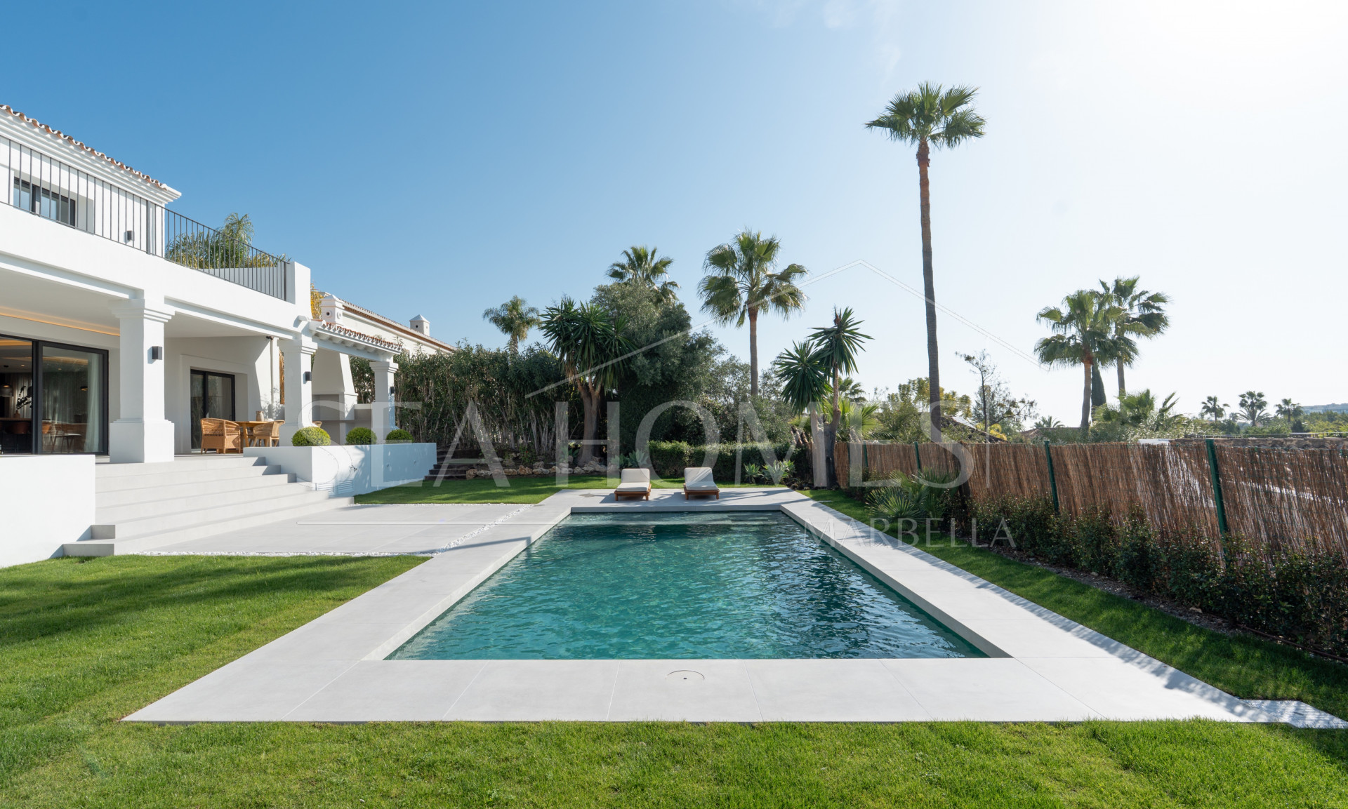 Luxury 5-Bedroom Villa with Panoramic Sea & Golf Views in Nueva Andalucia, Marbella